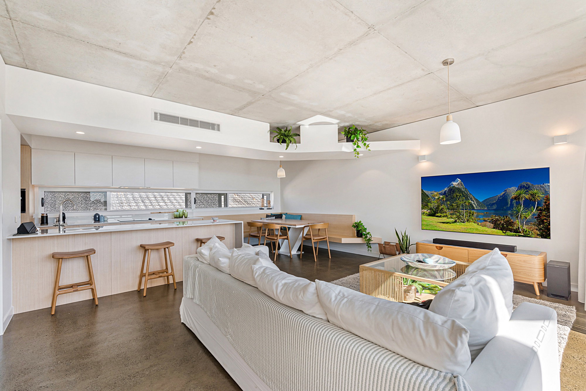 Furnished 4 Bedroom Apartment in Caloundra