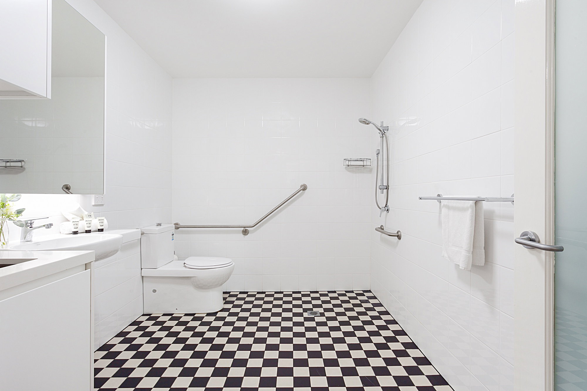 Furnished 1 Bedroom Apartment in Fairfield West