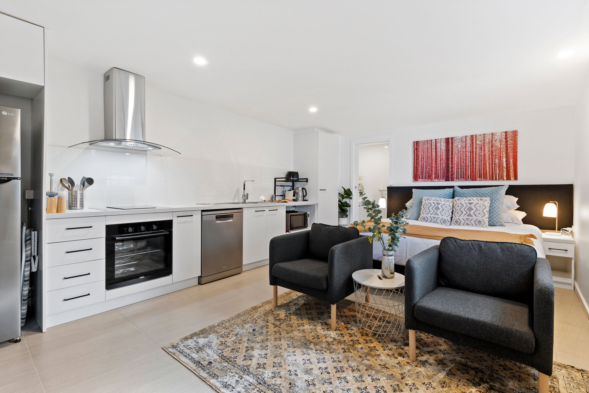 Furnished 1 Bedroom Apartment in Carnegie