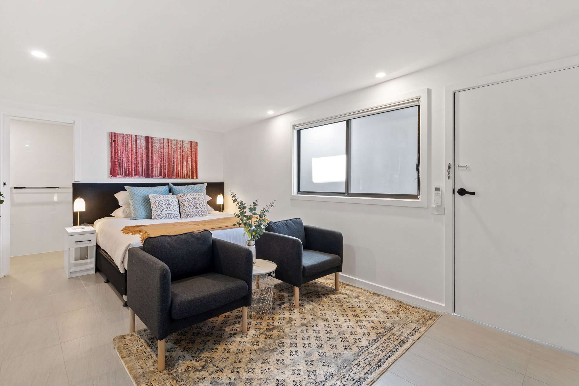 Furnished 1 Bedroom Apartment in Carnegie