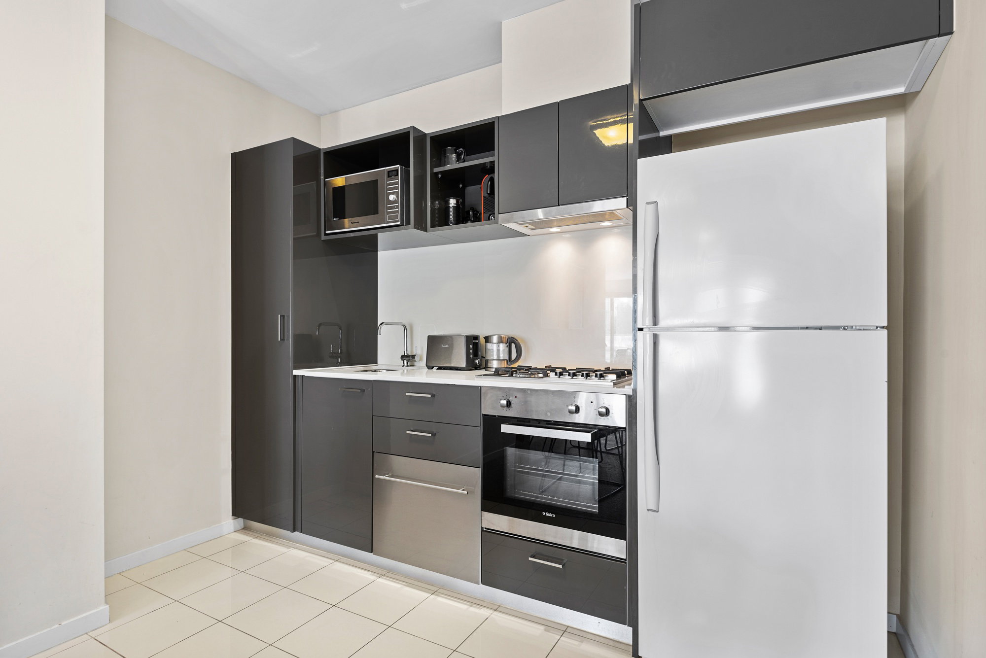 Furnished 2 Bedroom Apartment in South Melbourne