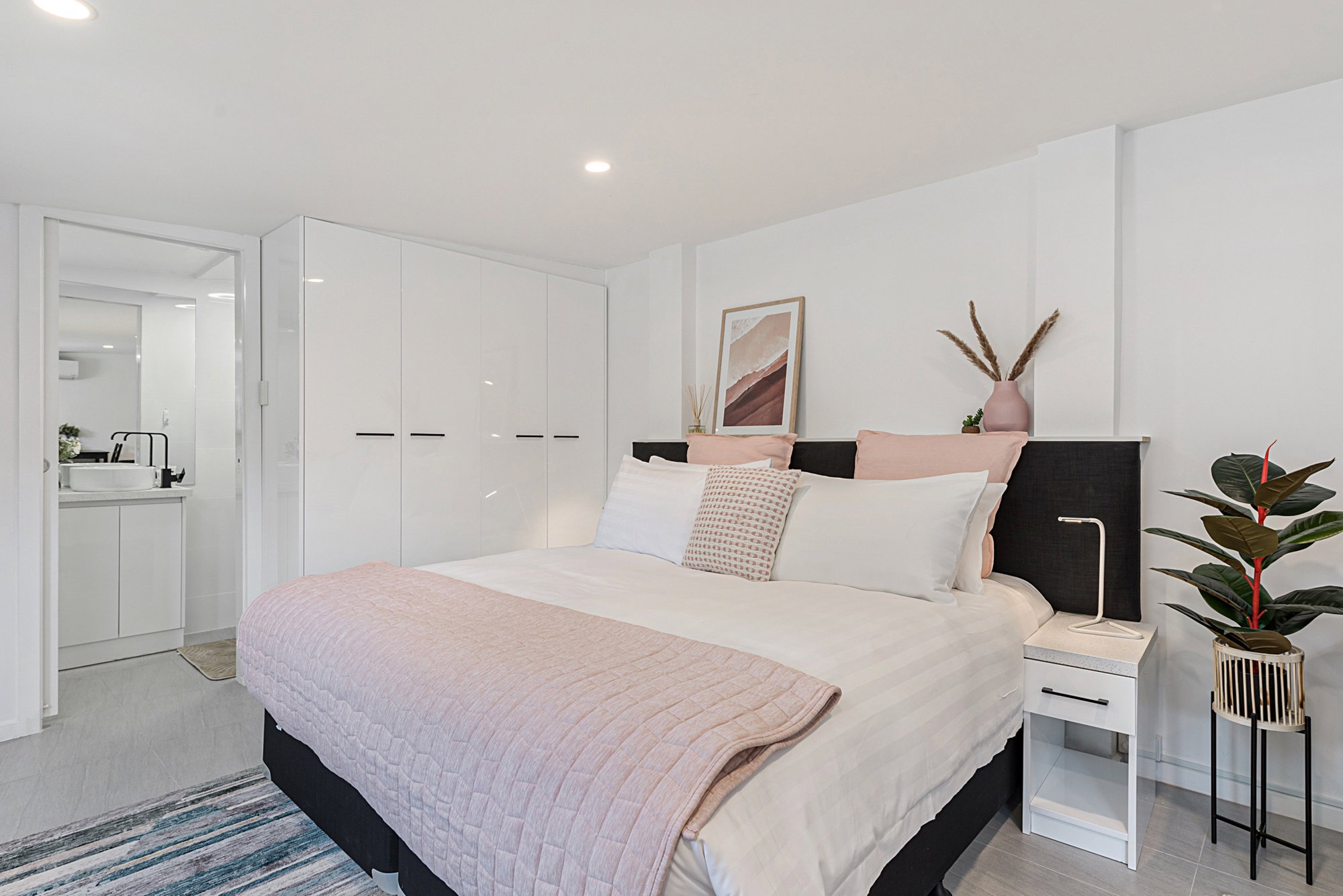 Furnished 1 Bedroom Rental in Carnegie