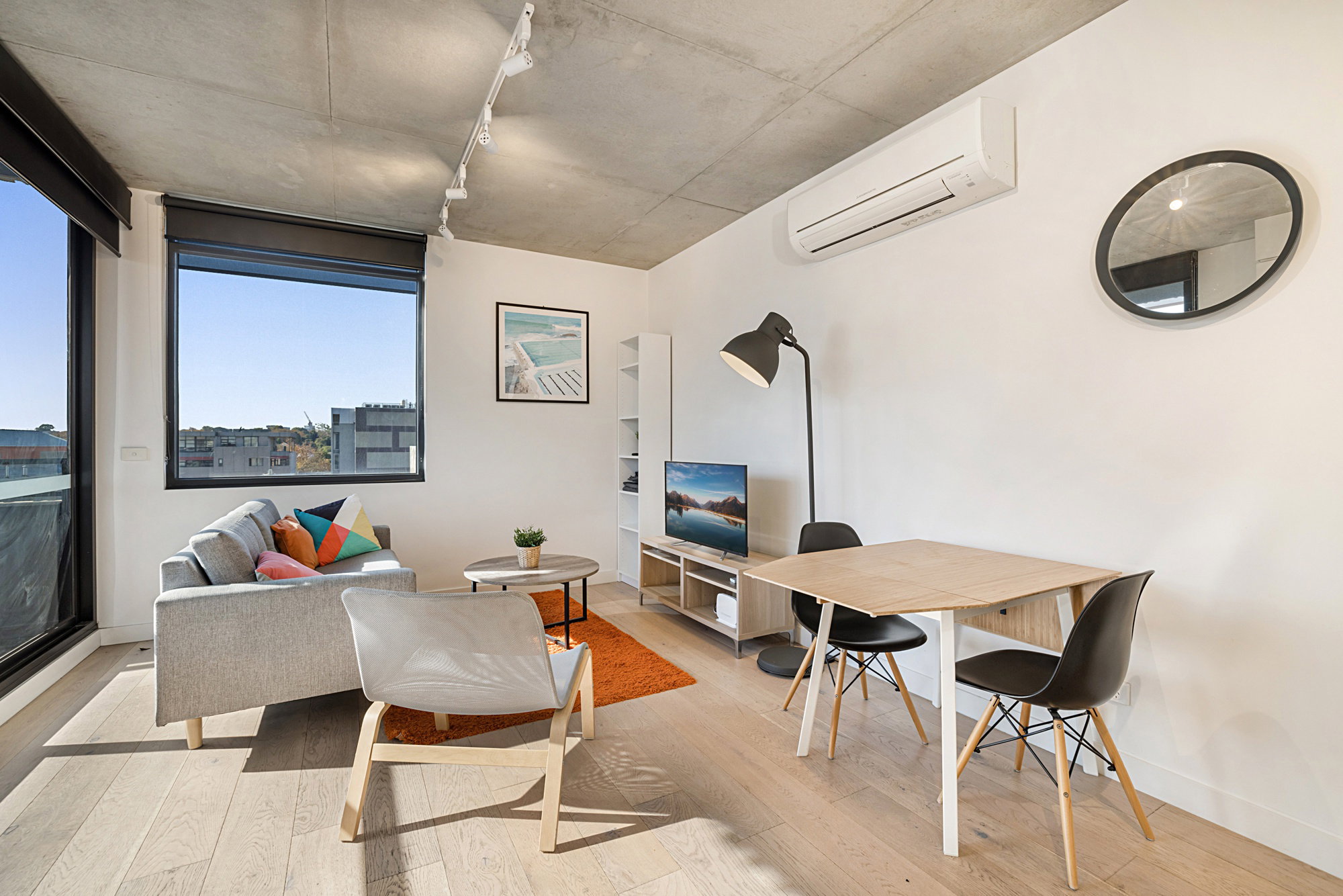 Furnished 2 Bedroom Apartment in Prahran
