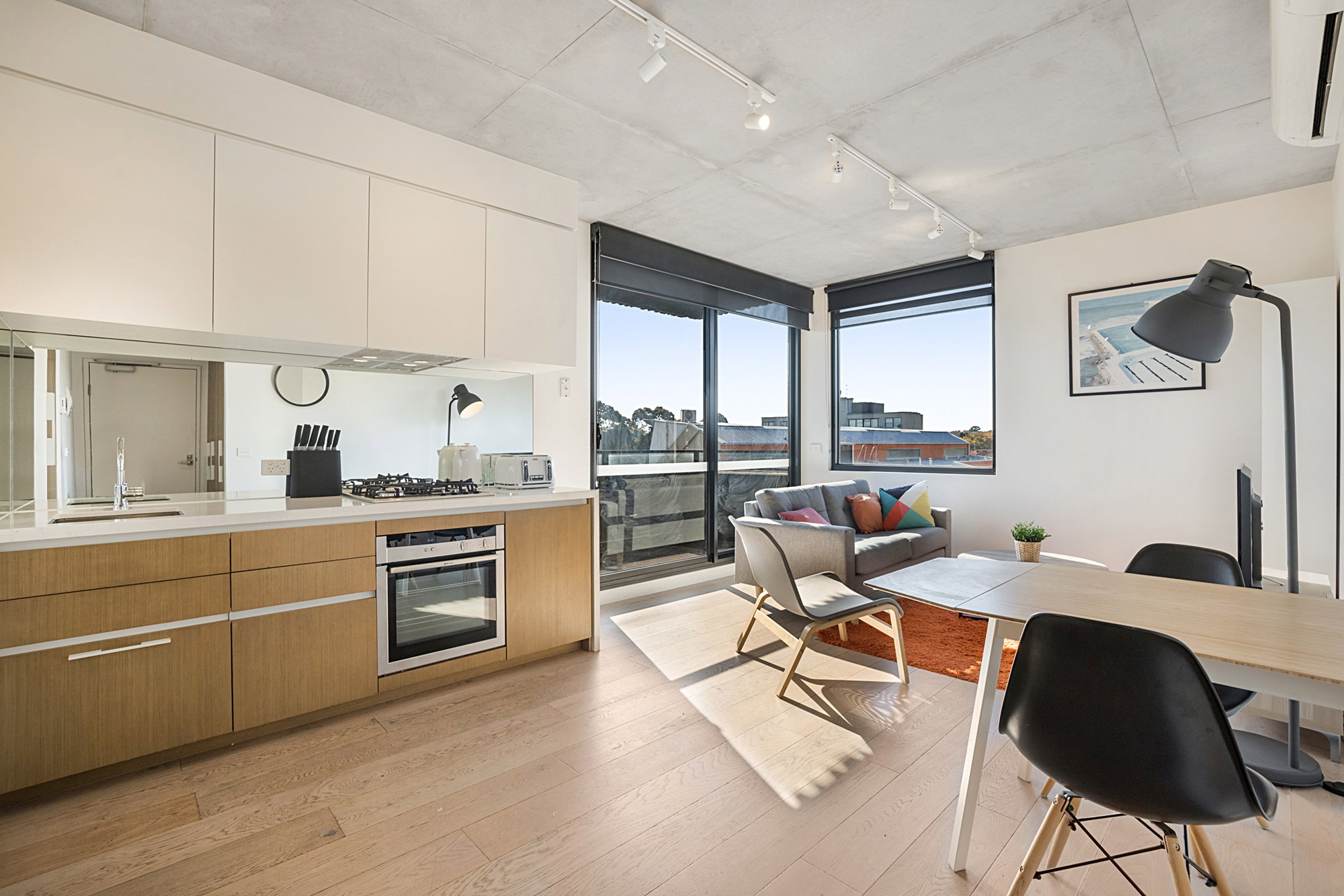 Furnished 2 Bedroom Apartment in Prahran