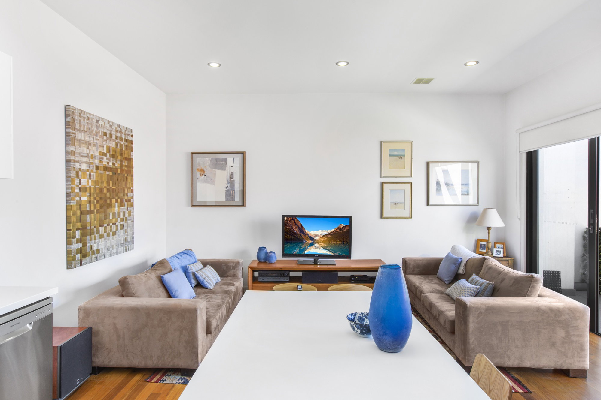 Furnished 2 Bedroom Apartment in Yarraville