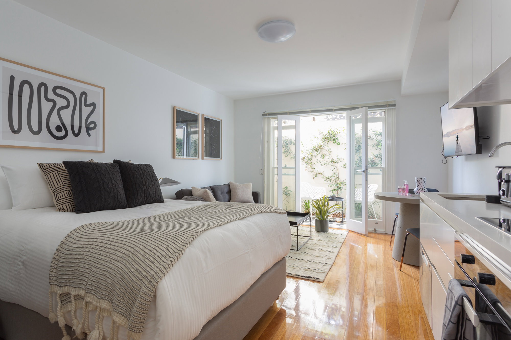 Furnished 1 Bedroom Rental in Fairfield West
