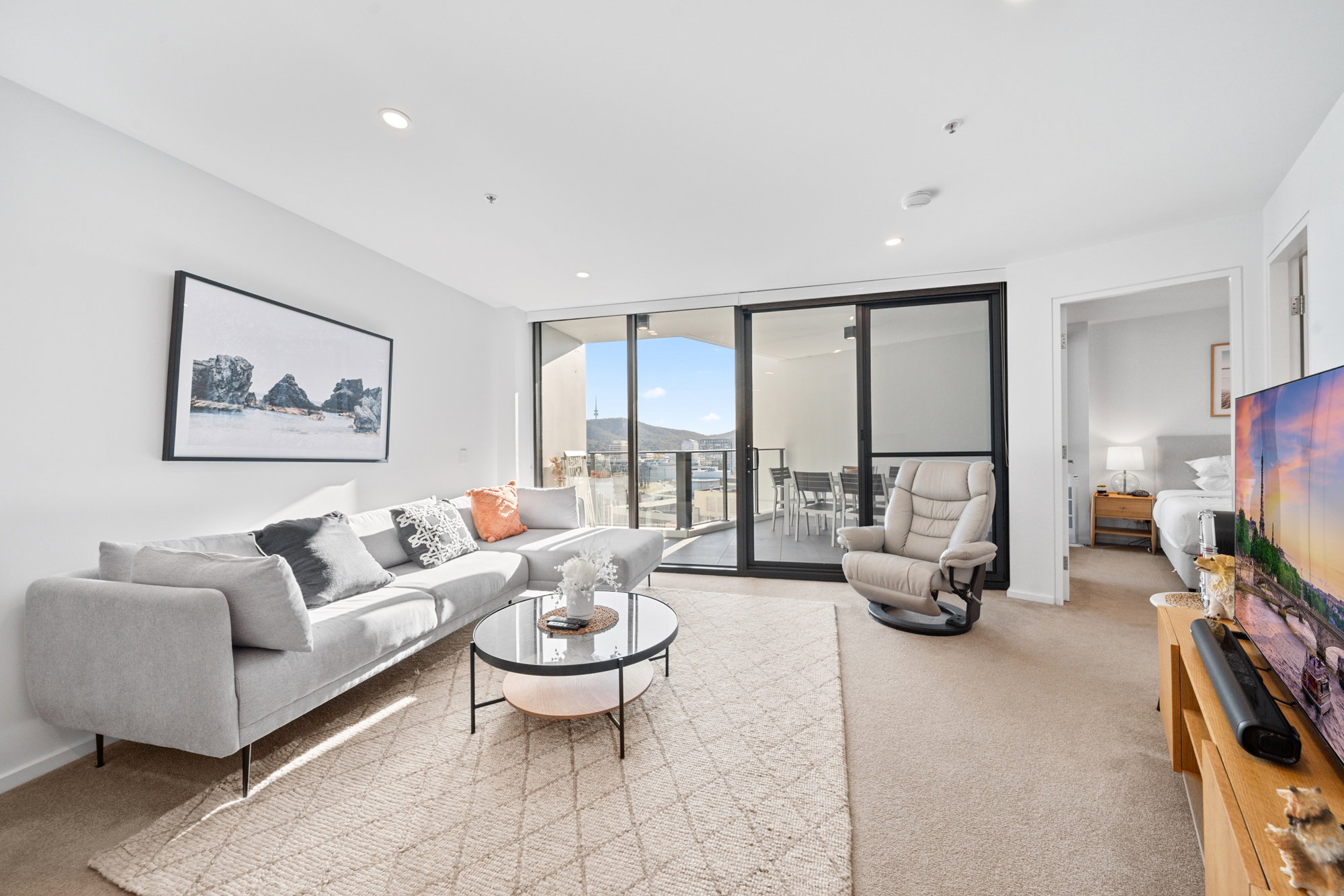 Furnished 2 Bedroom Apartment in Canberra