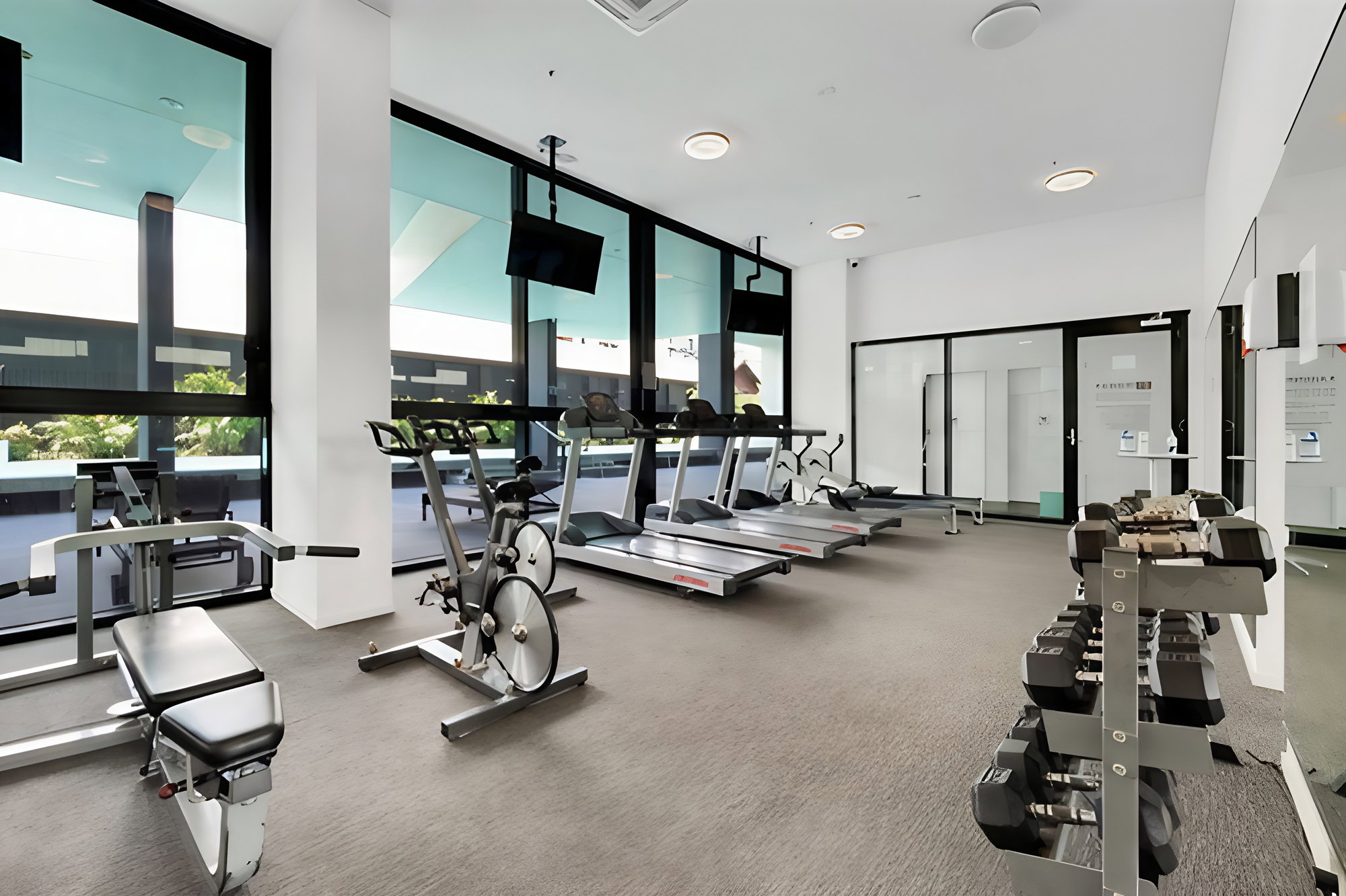 Furnished 2 Bedroom Apartment in Kangaroo Point