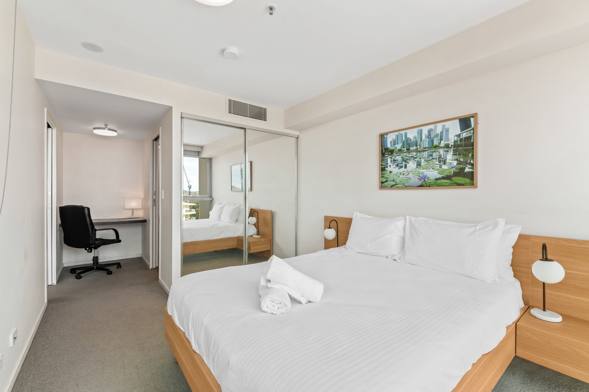Furnished 2 Bedroom Apartment in Kangaroo Point