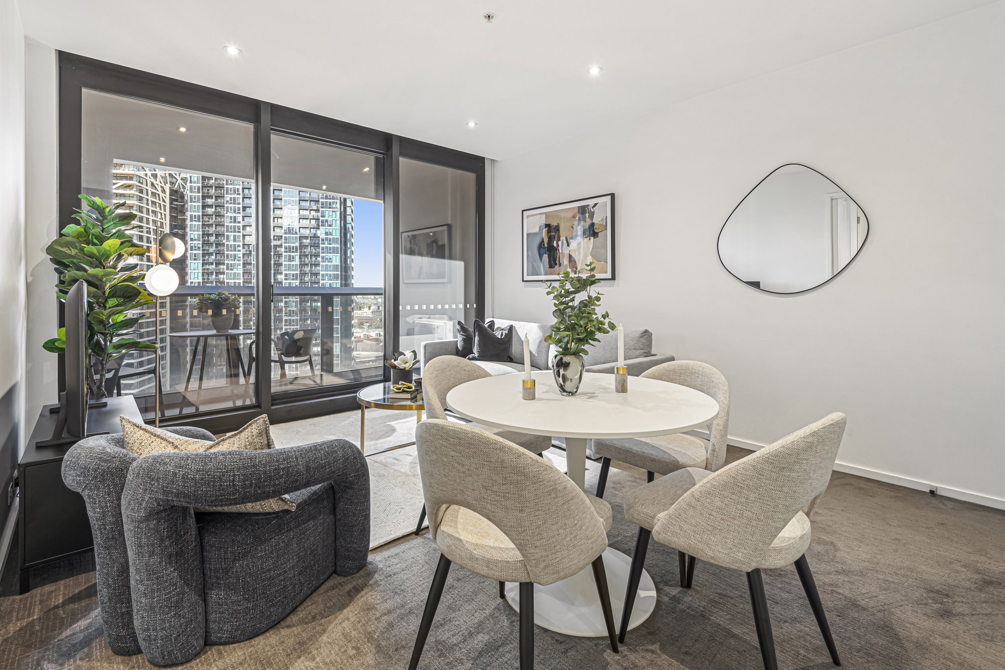 Furnished 2 Bedroom Apartment in Southbank