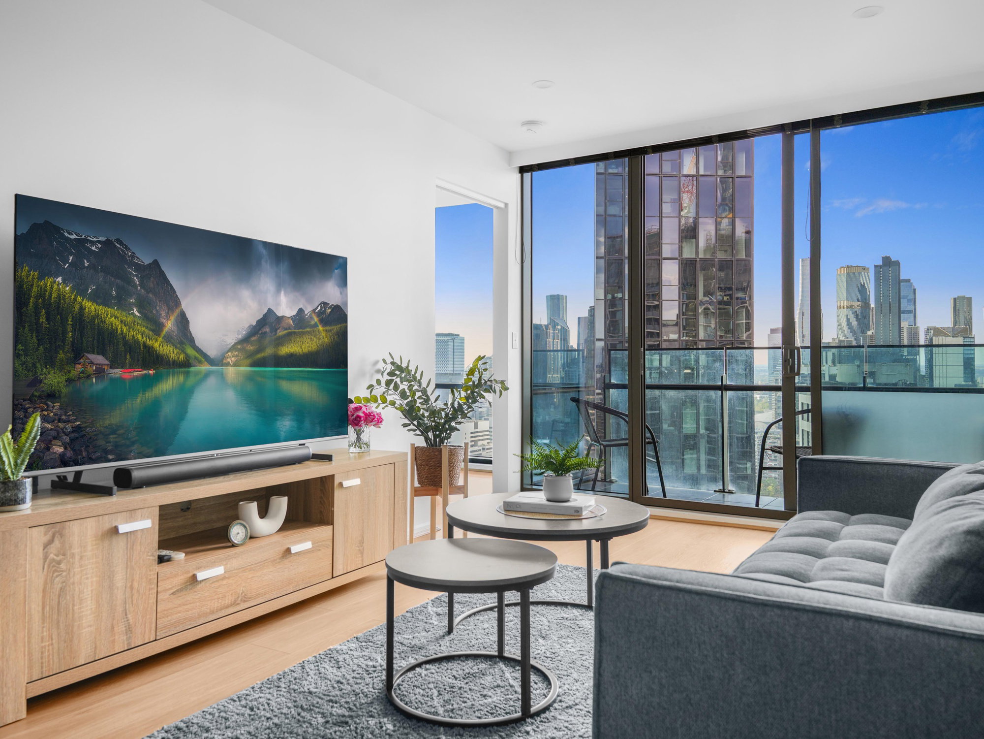 Furnished 2 Bedroom Apartment in Southbank