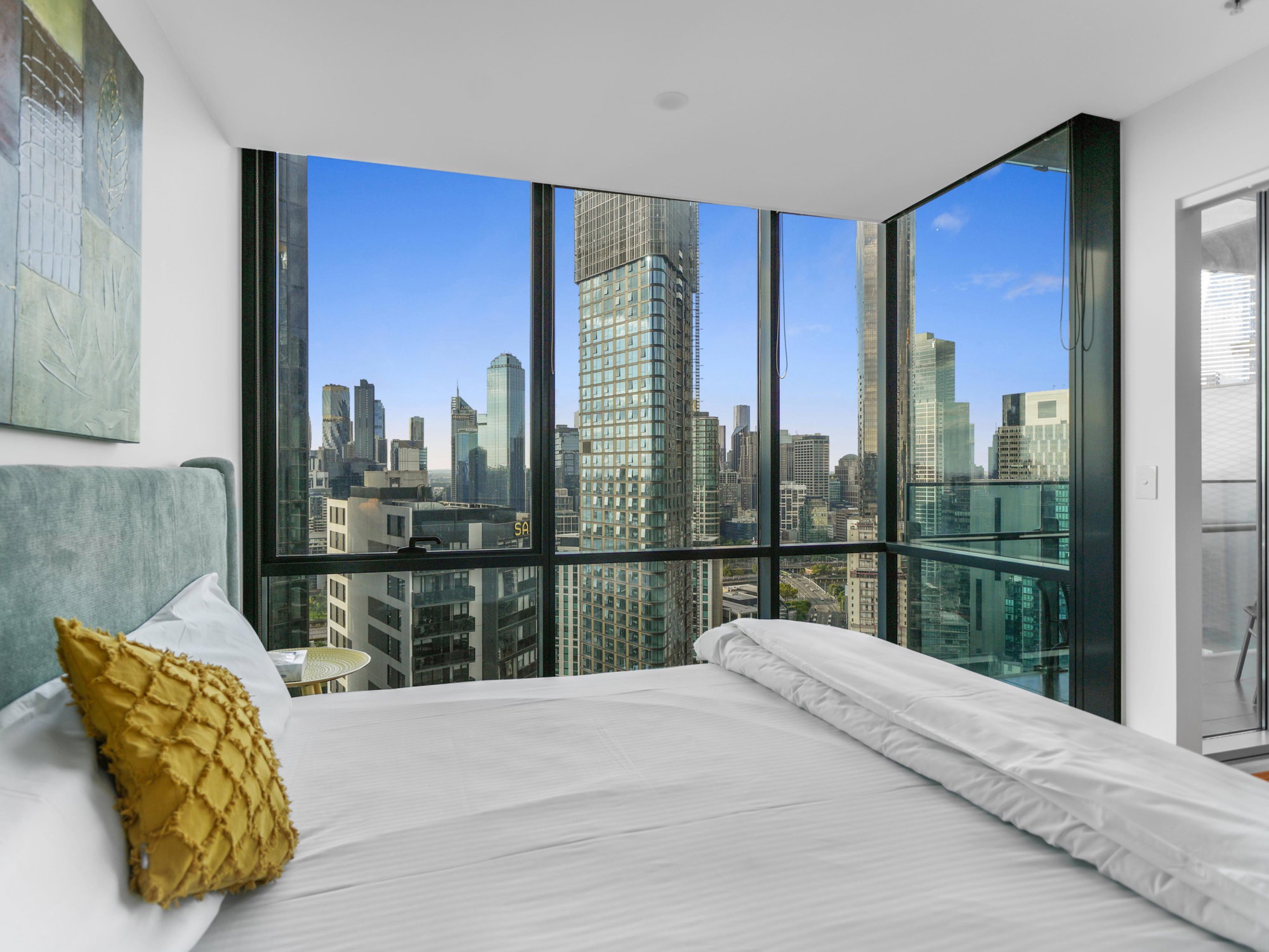 Furnished 2 Bedroom Apartment in Southbank