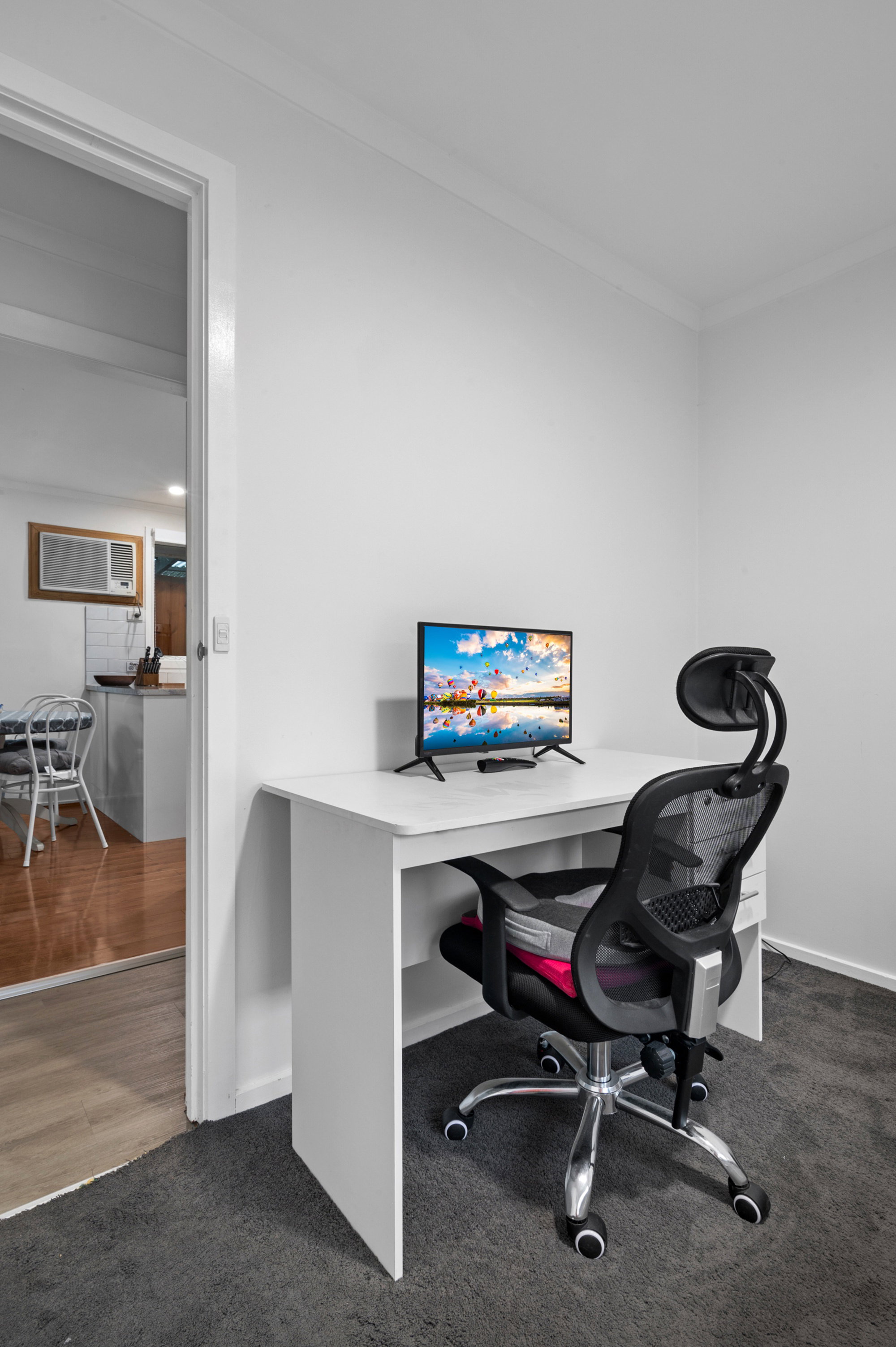Furnished 2 Bedroom House in Hoppers Crossing