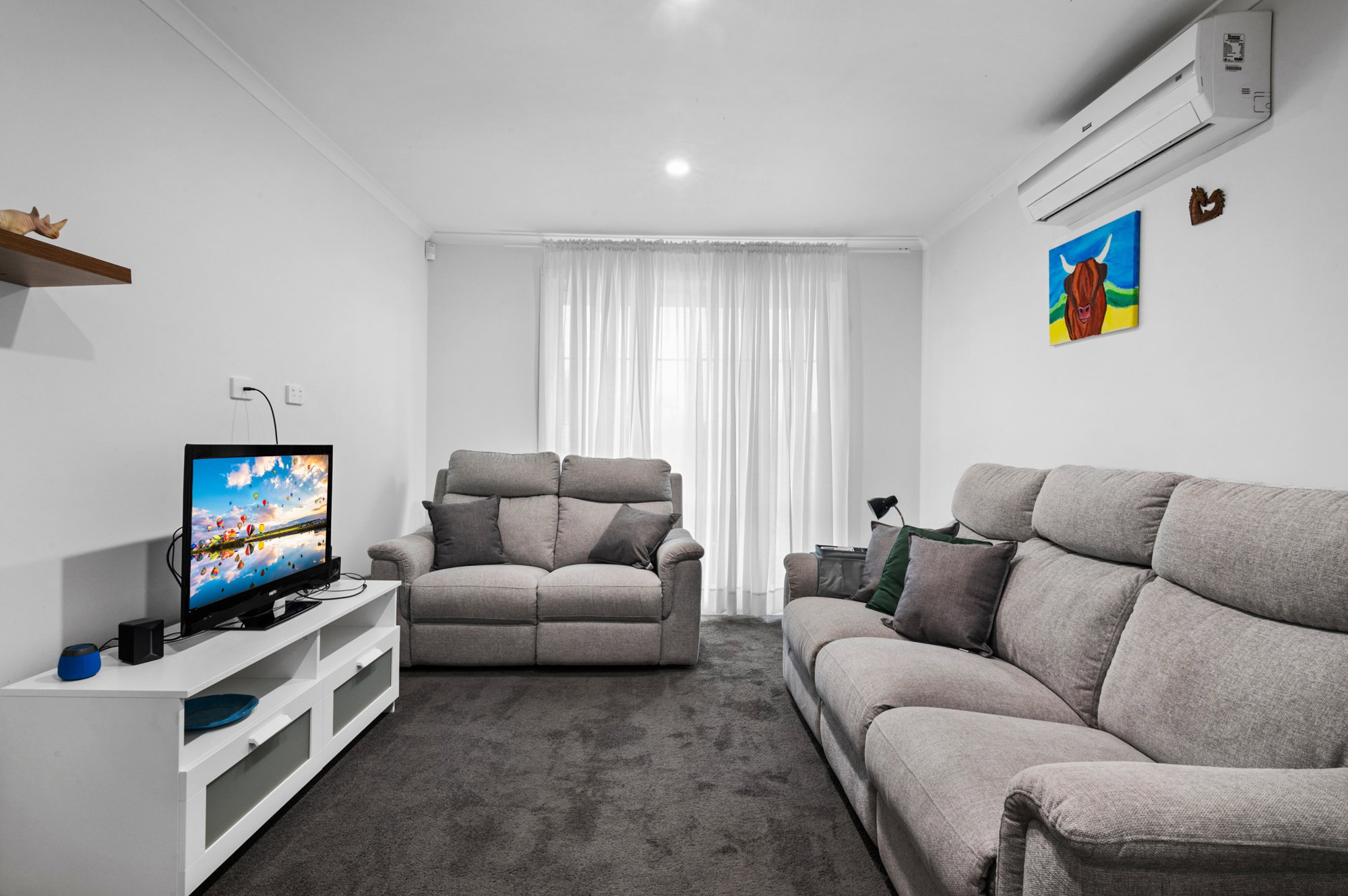 Furnished 2 Bedroom House in Hoppers Crossing
