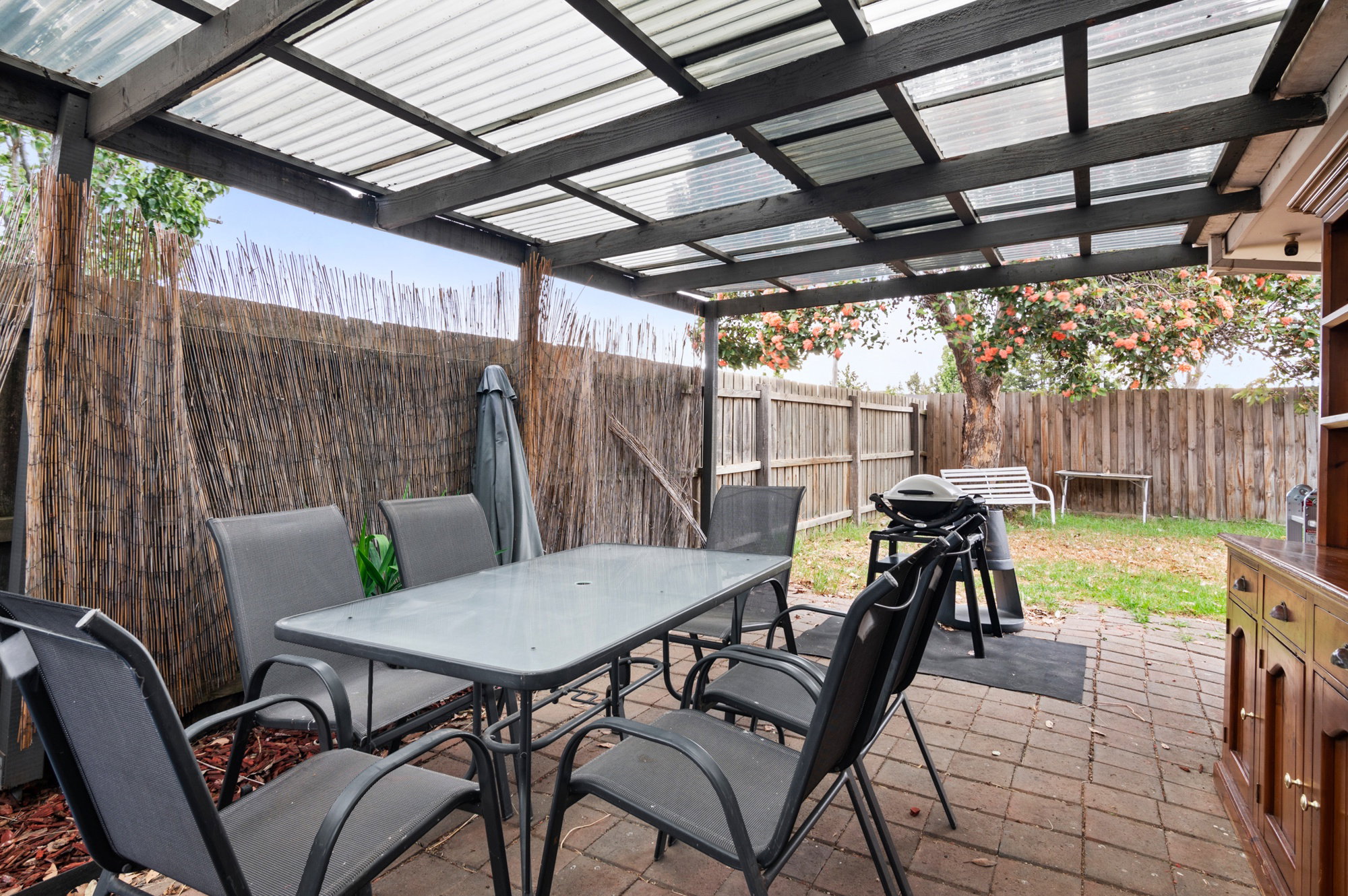 Furnished 2 Bedroom House in Hoppers Crossing