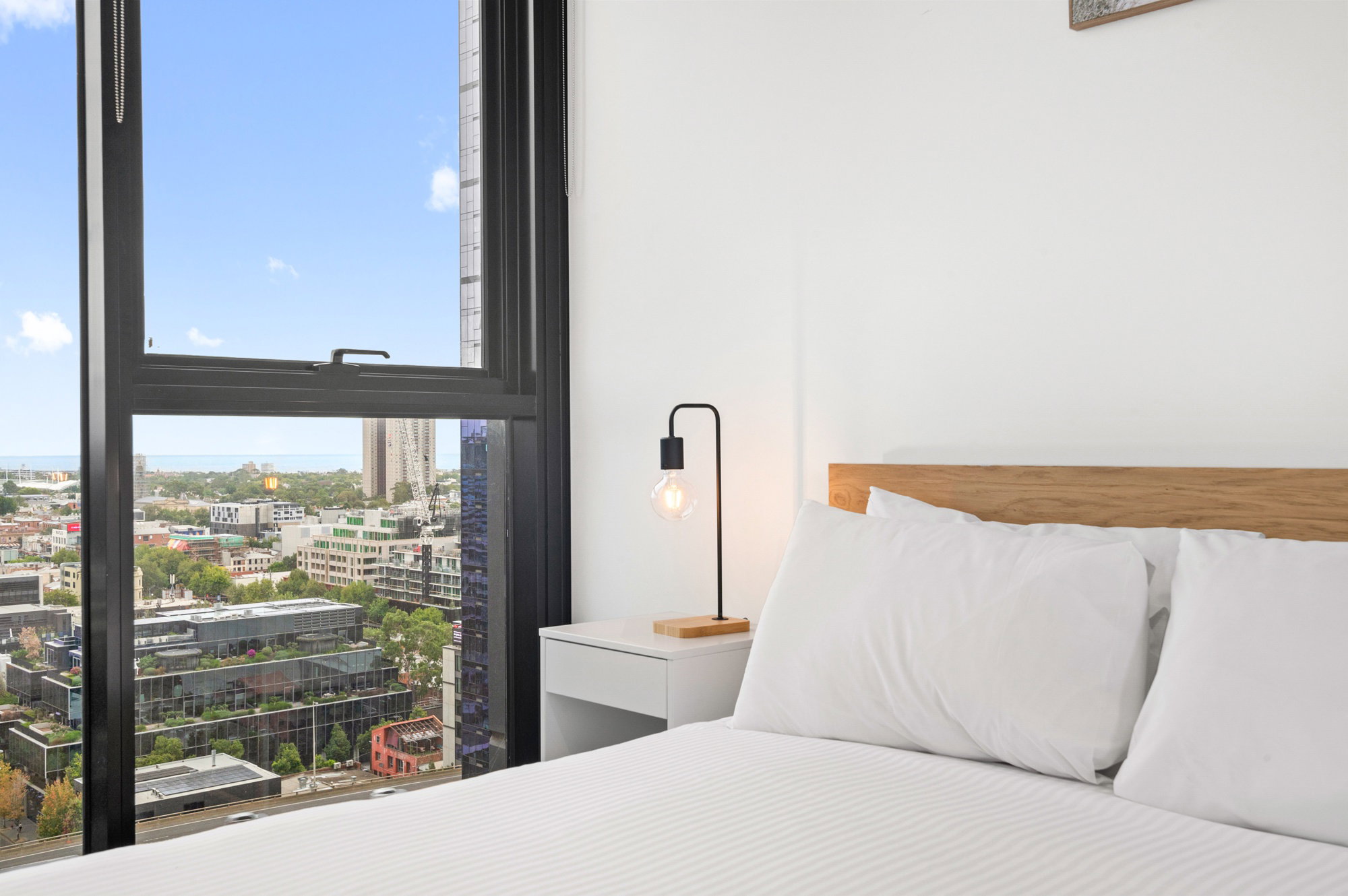 Furnished 2 Bedroom Apartment in Southbank