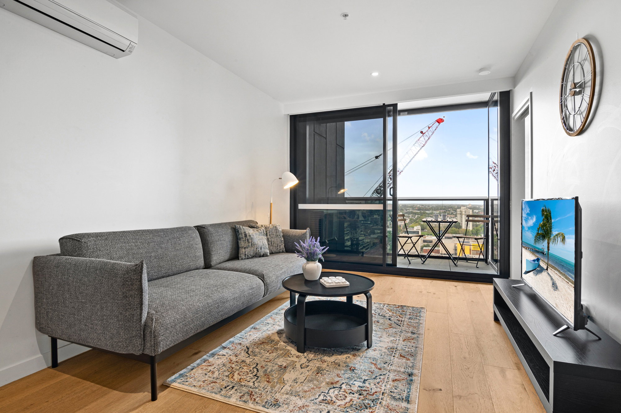 Furnished 2 Bedroom Apartment in Southbank