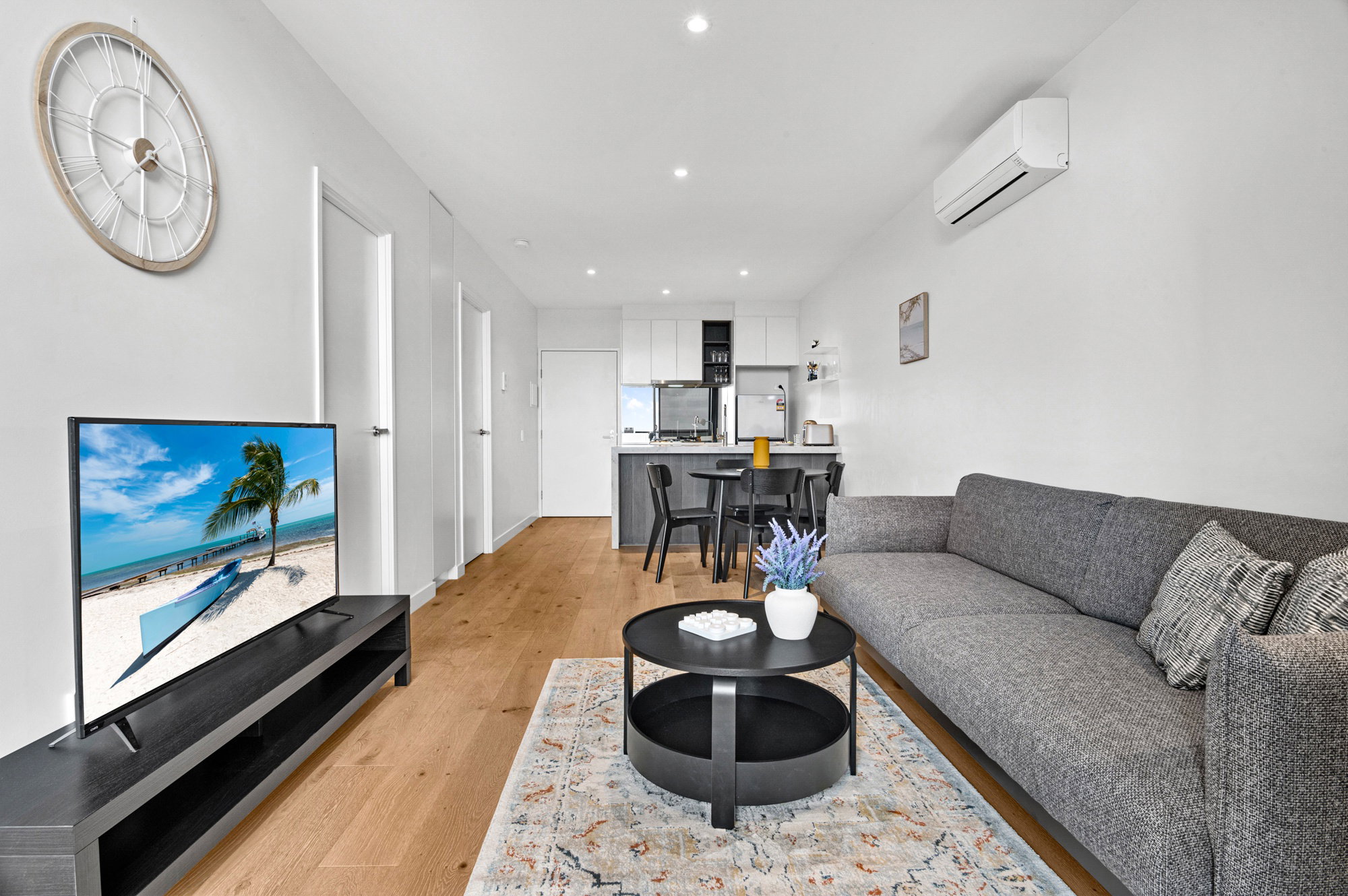Furnished 2 Bedroom Apartment in Southbank
