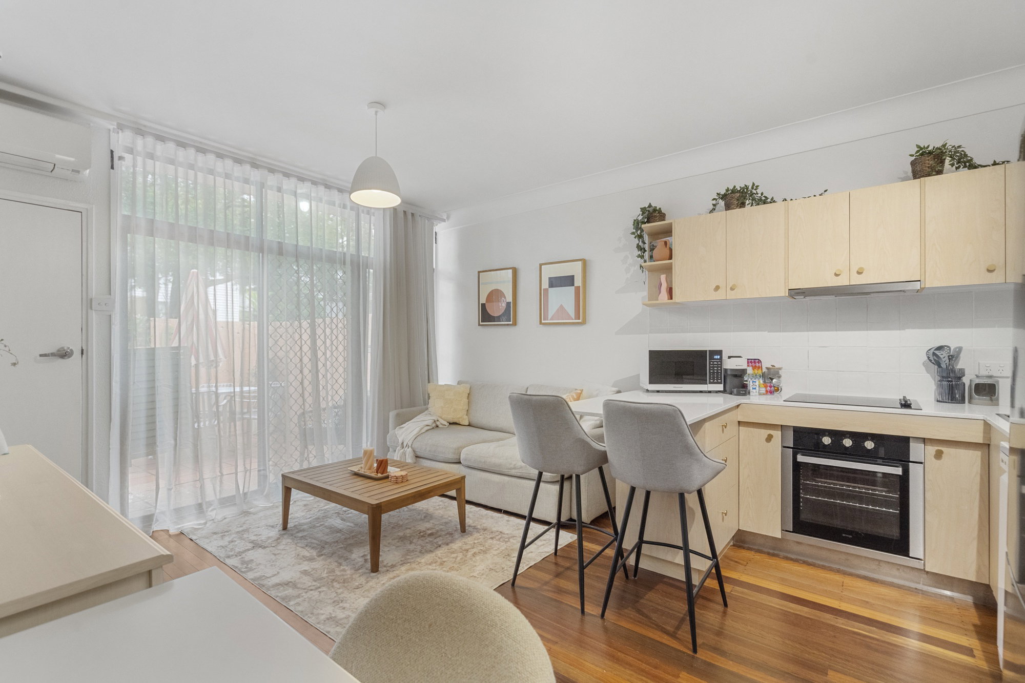 Furnished 1 Bedroom Apartment in New Farm
