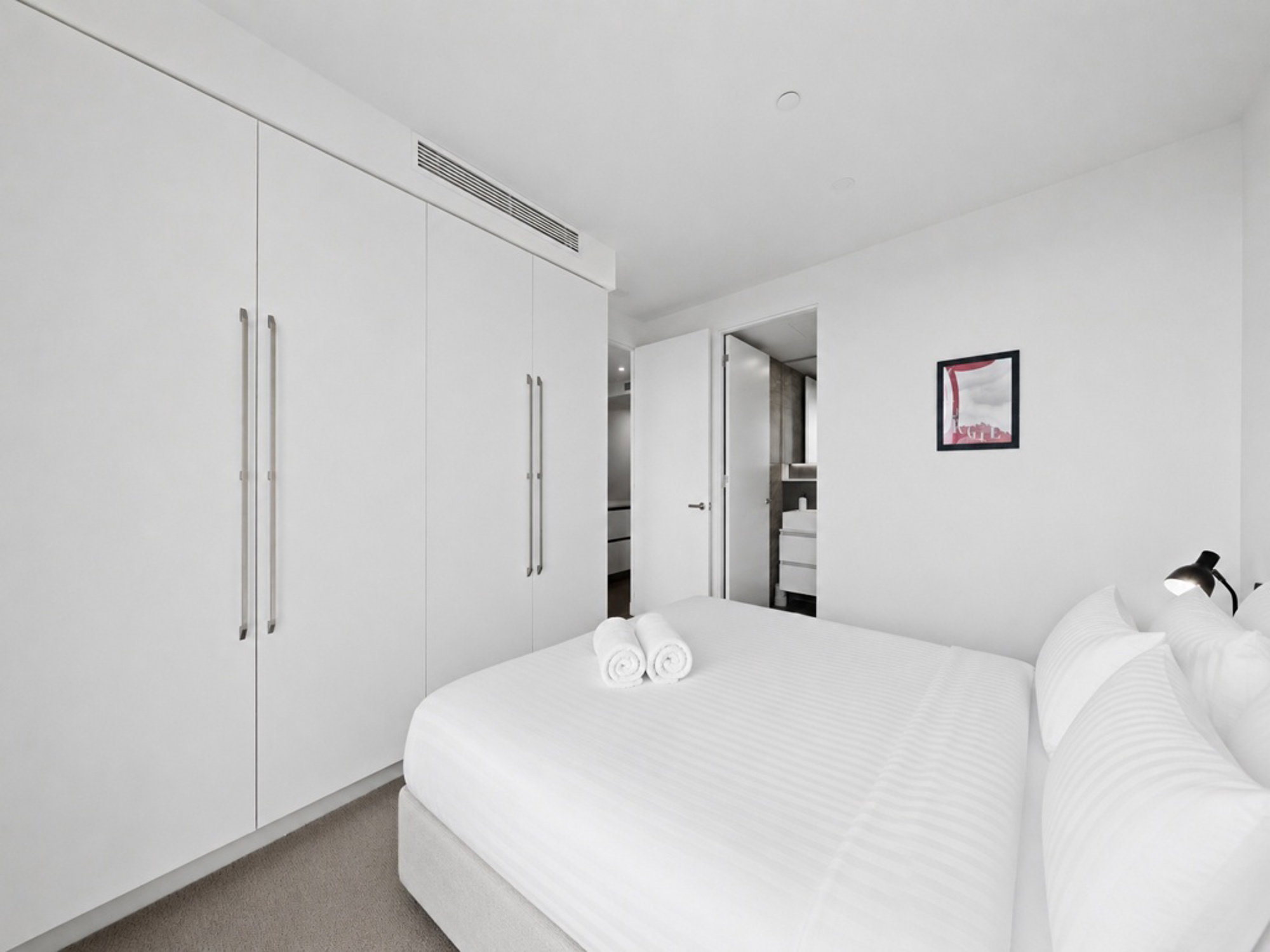 Furnished 2 Bedroom Apartment in Hawthorn East