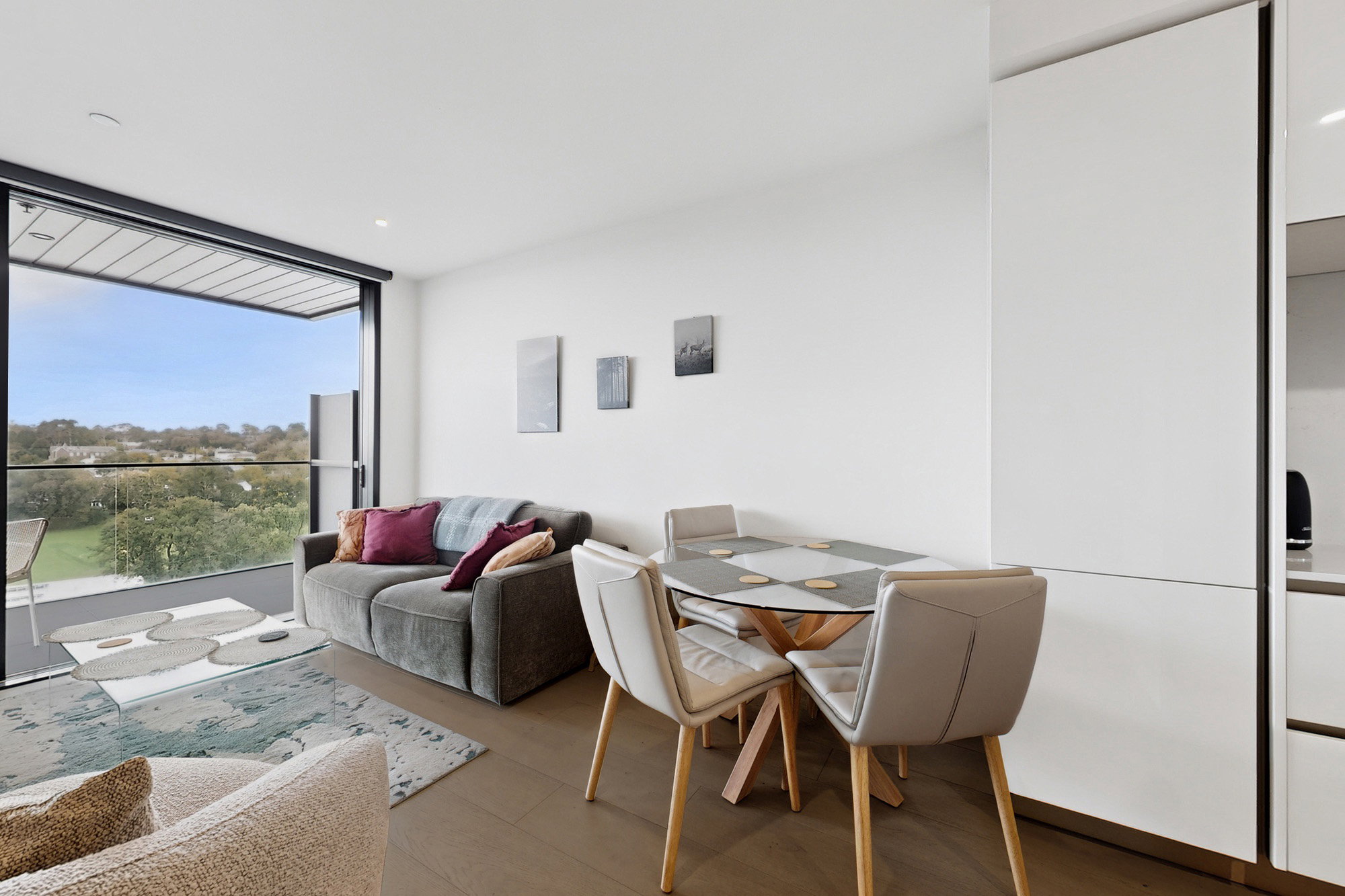 Furnished 2 Bedroom Apartment in Hawthorn East