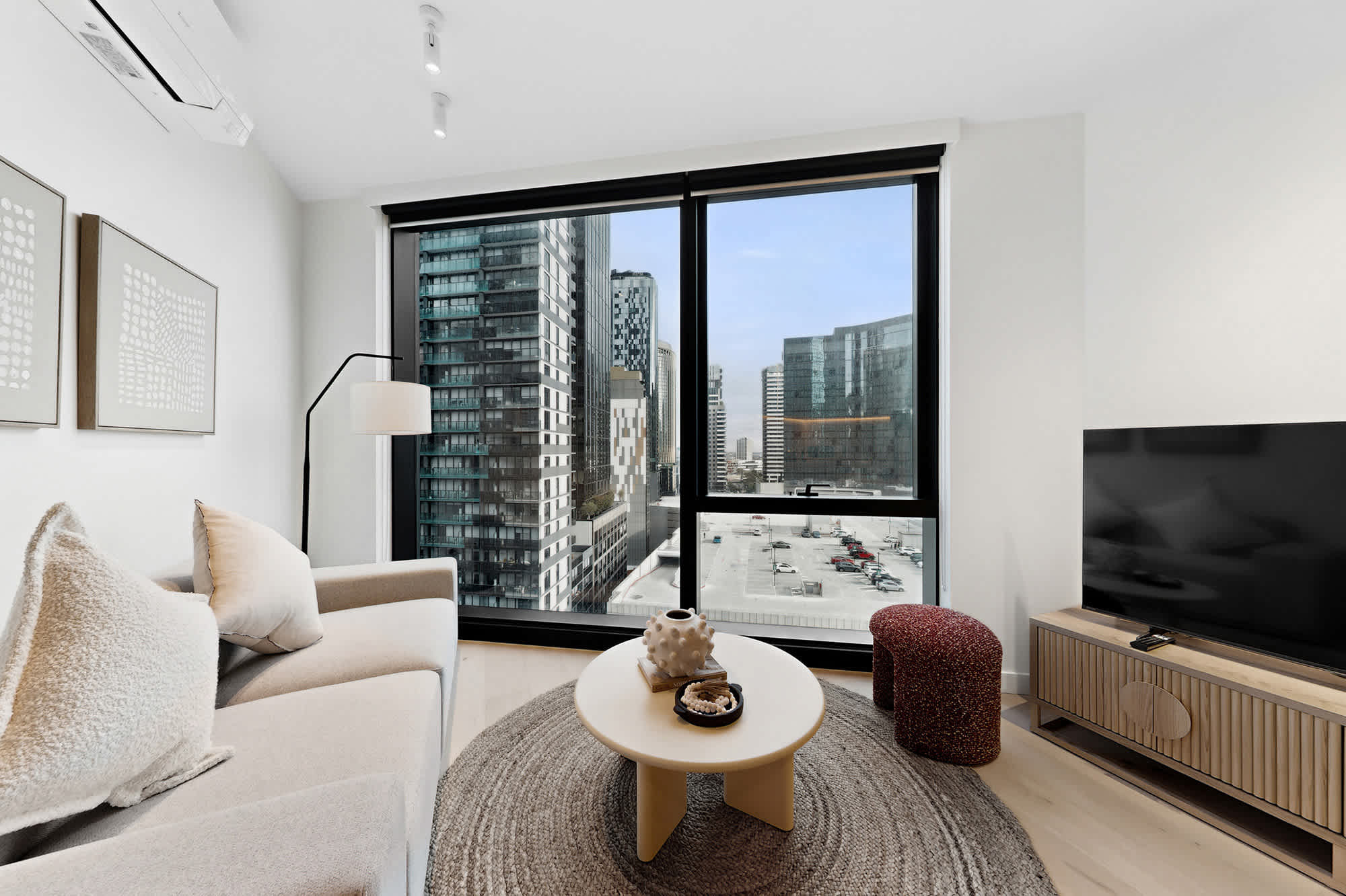Furnished 2 Bedroom Apartment in Southbank