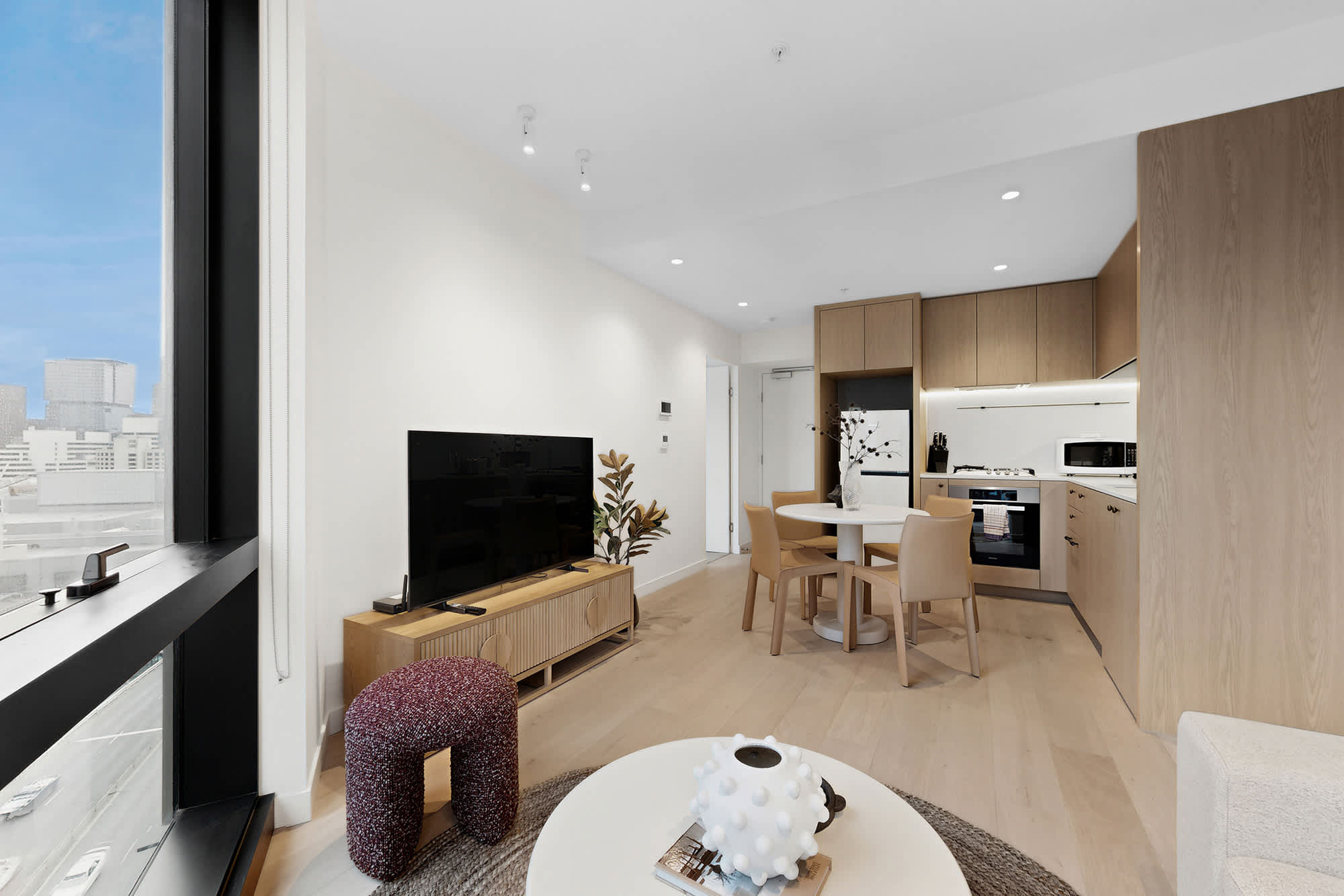 Furnished 2 Bedroom Apartment in Southbank