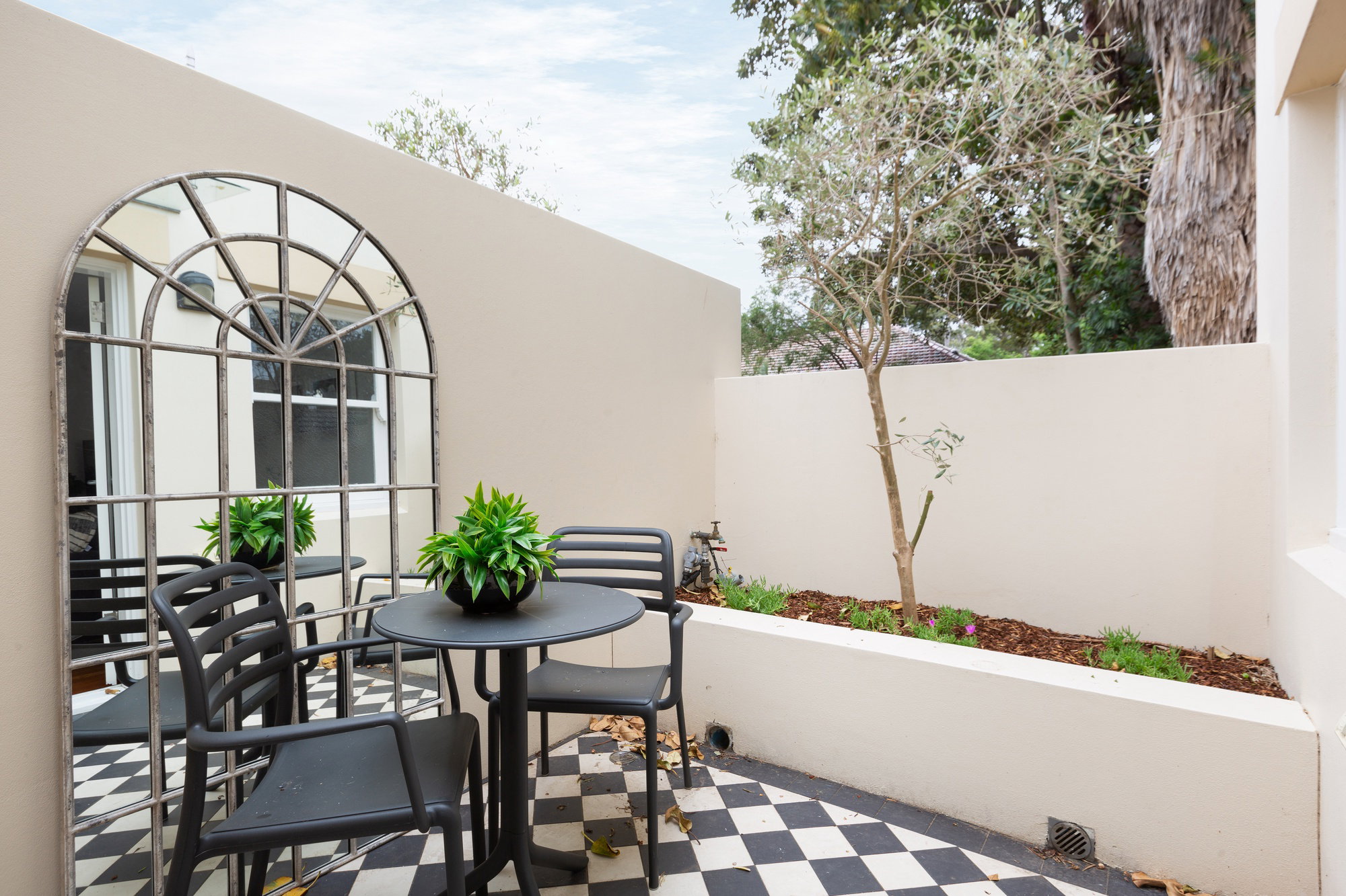 Furnished 1 Bedroom Rental in Fairfield West