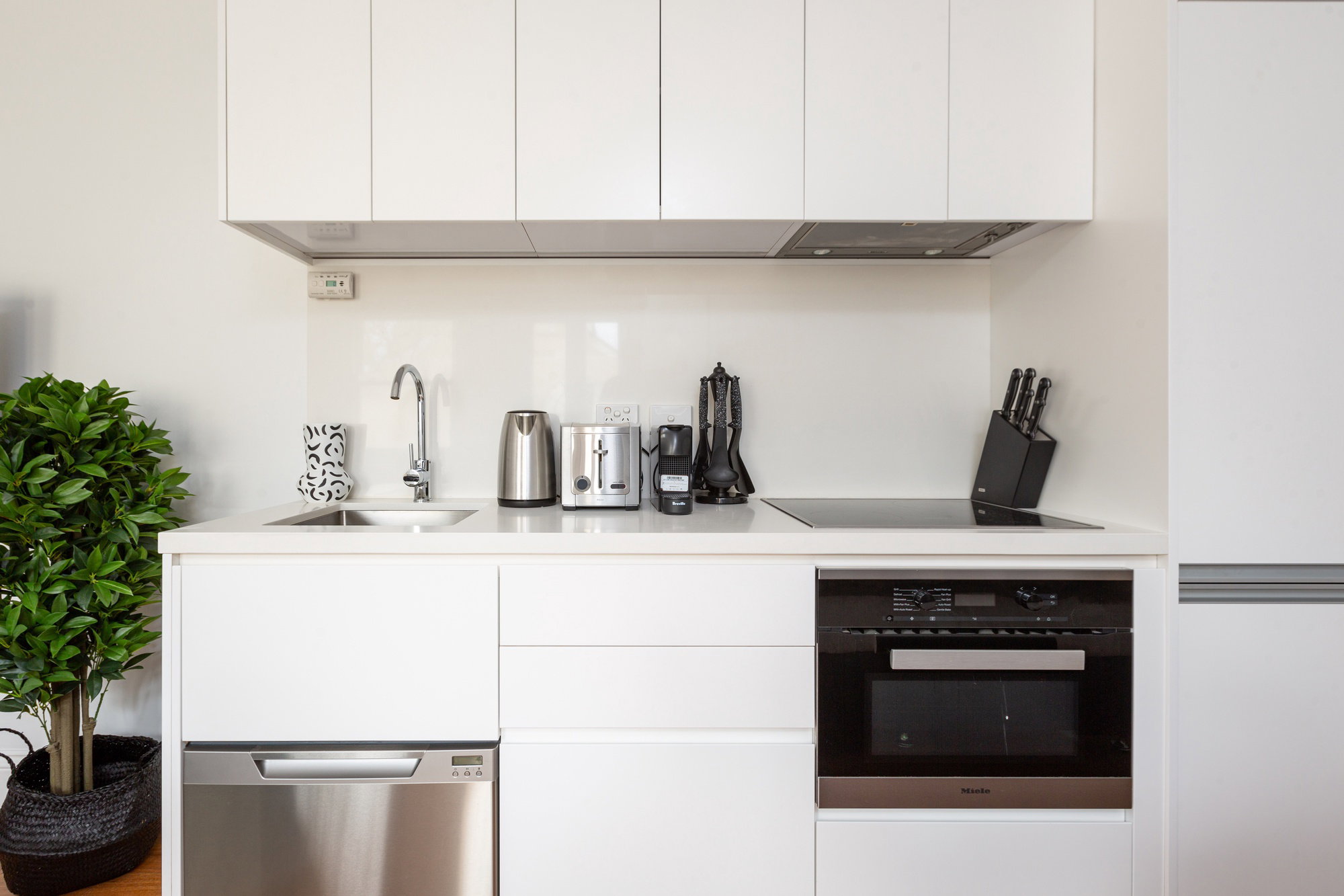 Furnished 1 Bedroom Rental in Fairfield West