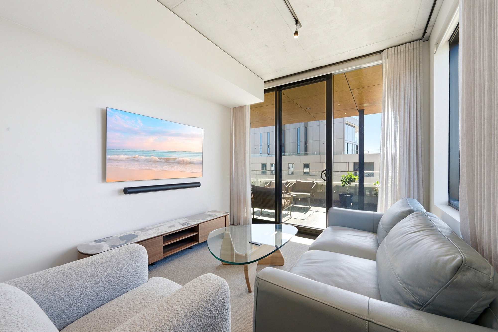 Furnished 2 Bedroom Apartment in Kingston