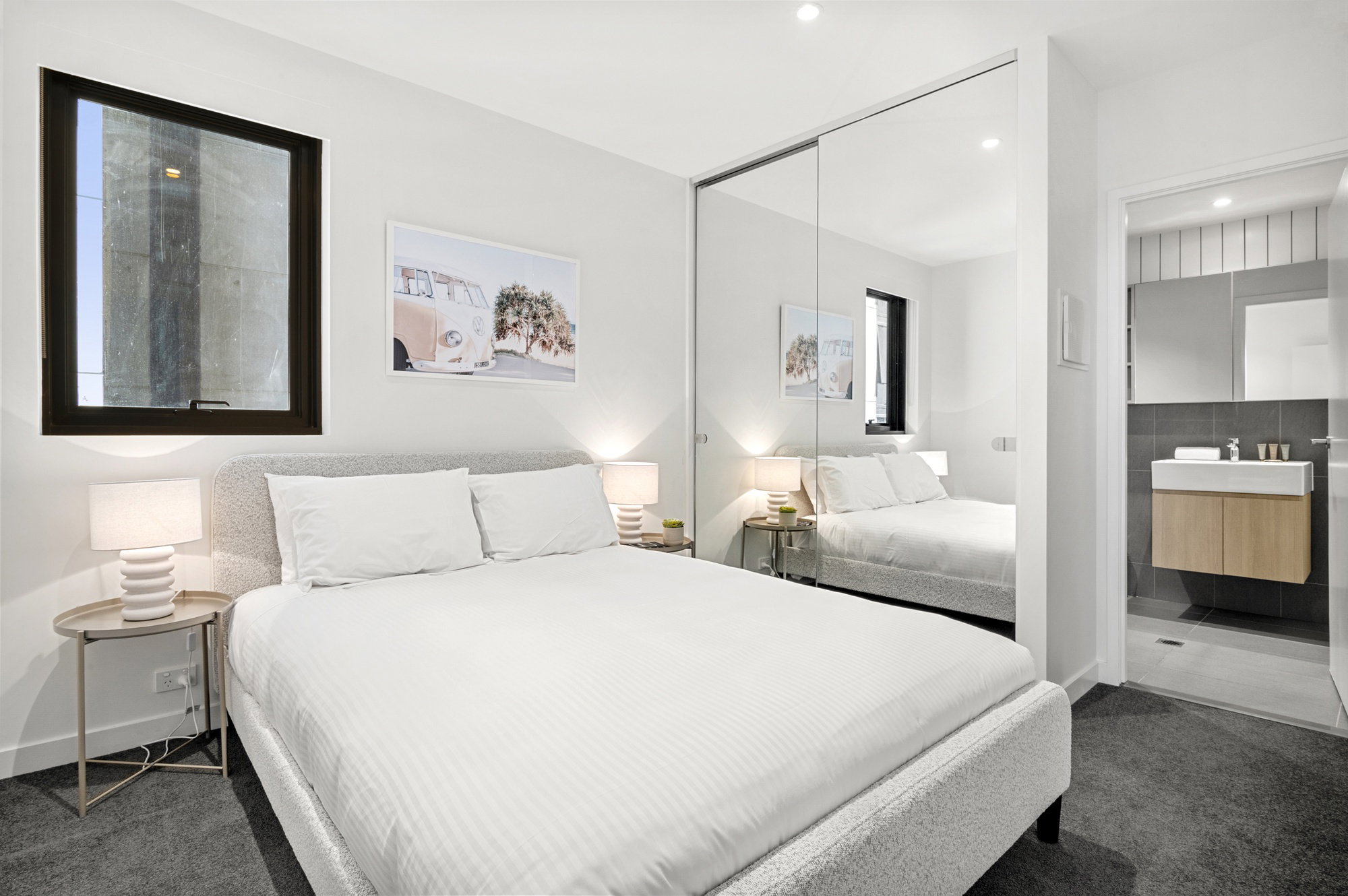Furnished 2 Bedroom Apartment in Southbank