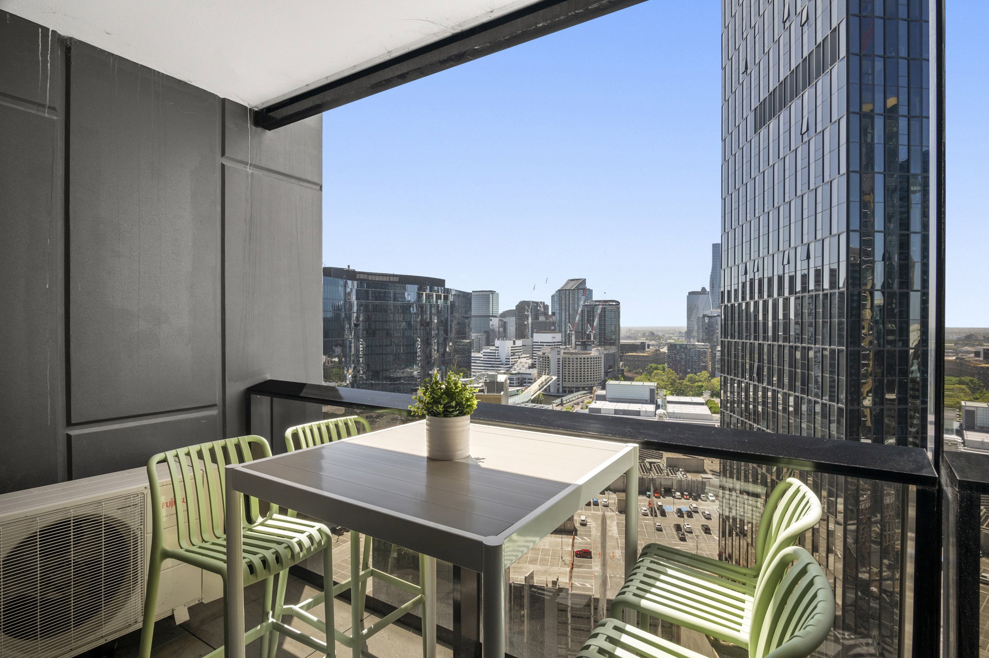 Furnished 2 Bedroom Apartment in Southbank