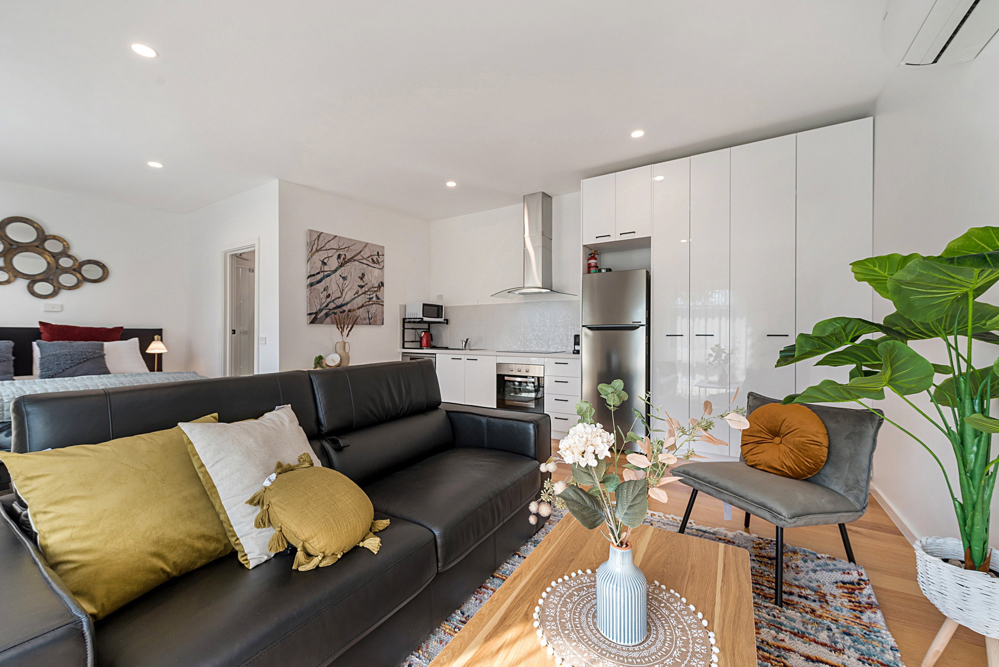 Furnished 1 Bedroom Rental in Carnegie