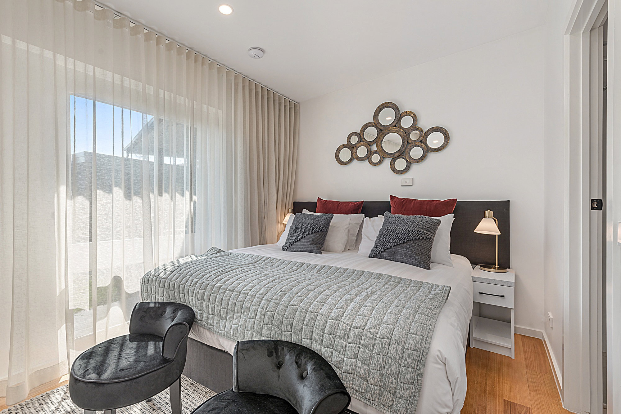 Furnished 1 Bedroom Rental in Carnegie