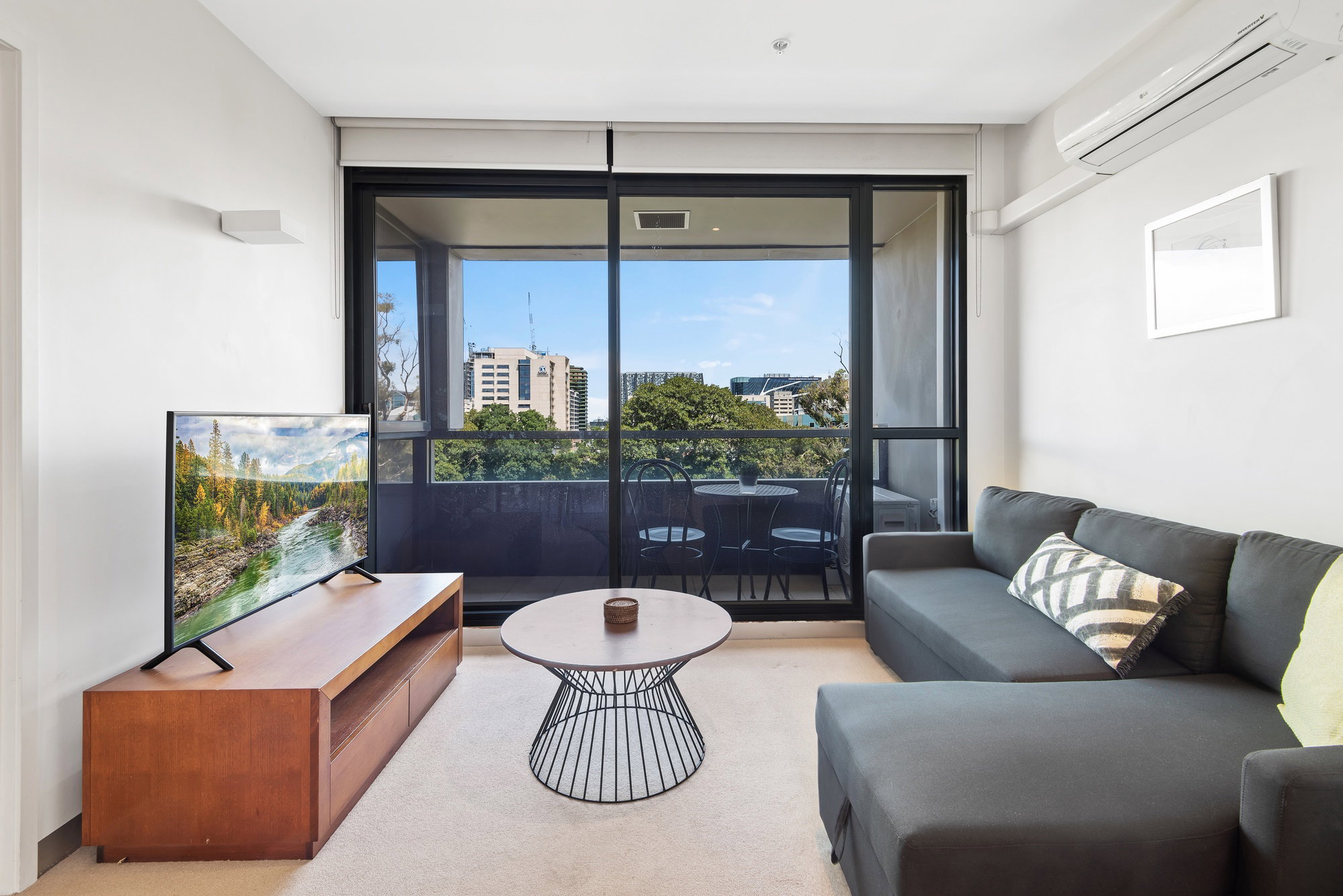 Furnished 1 Bedroom Rental in Carlton