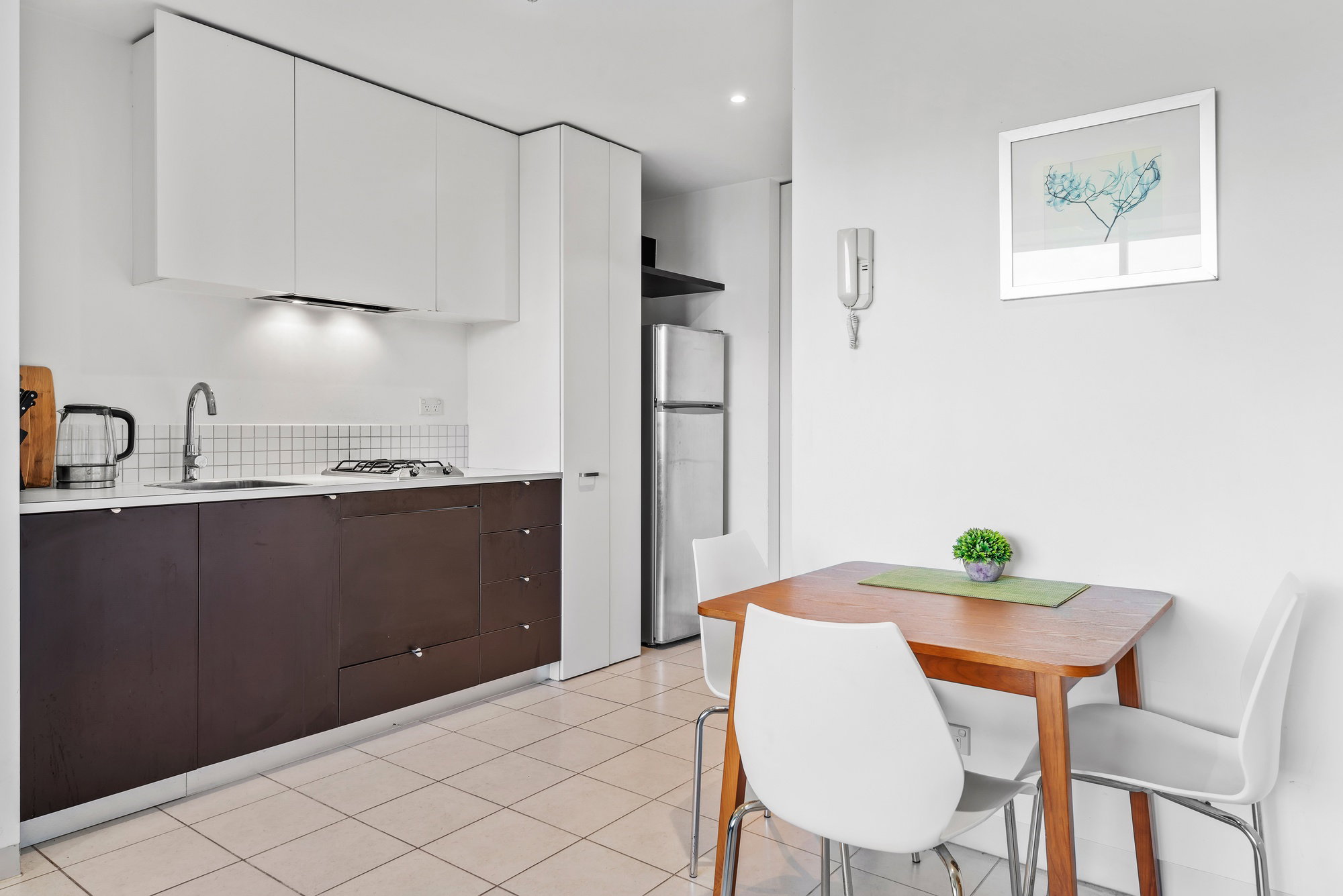Furnished 1 Bedroom Apartment in Carlton
