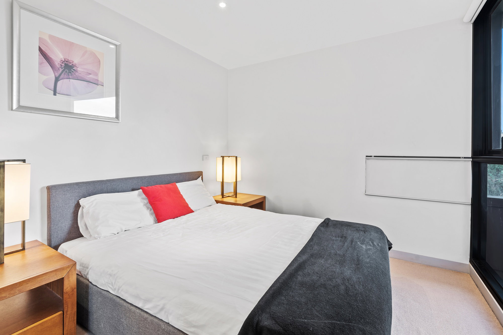 Furnished 1 Bedroom Apartment in Carlton