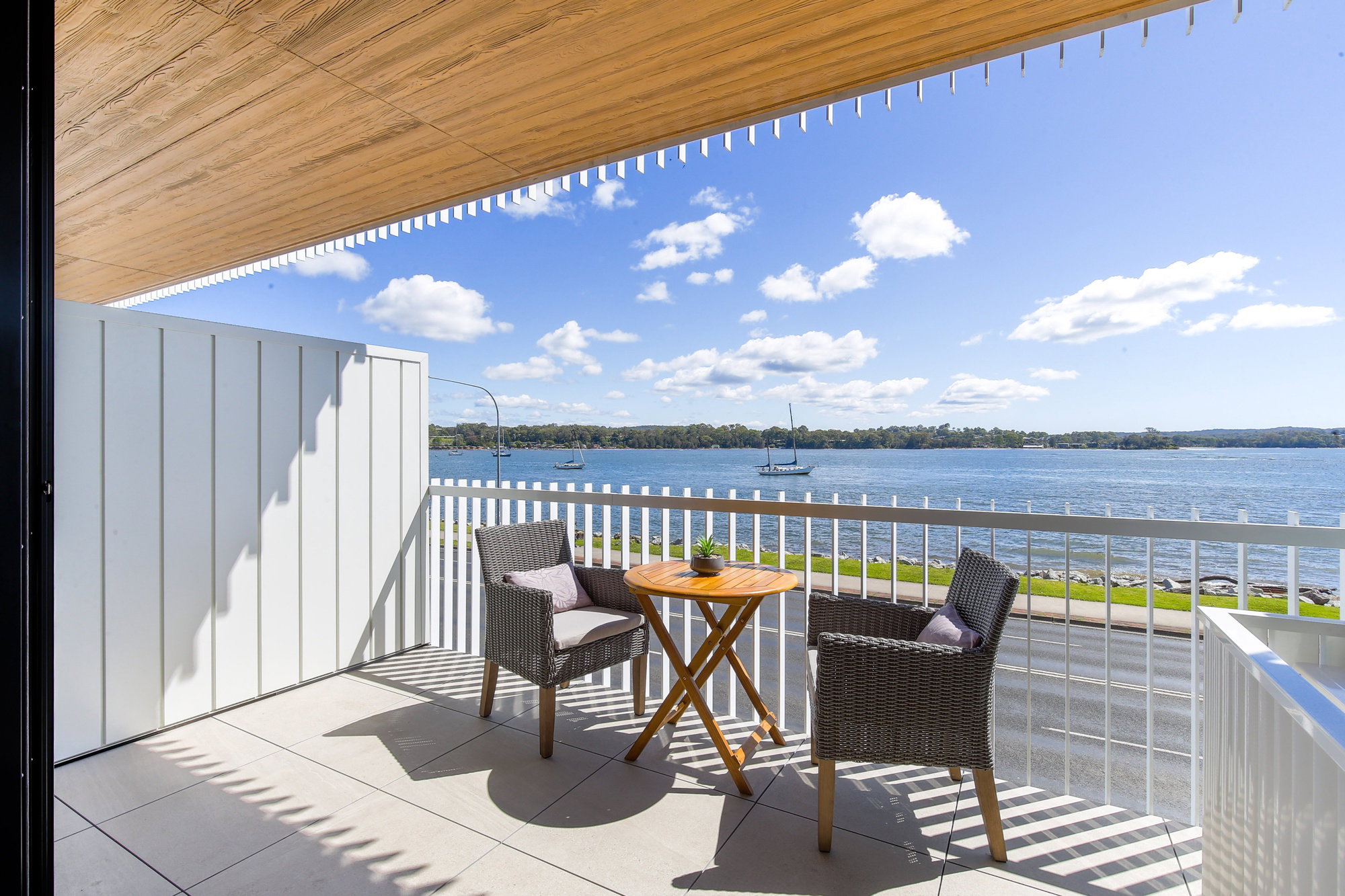 Furnished 1 Bedroom Apartment in Batemans Bay