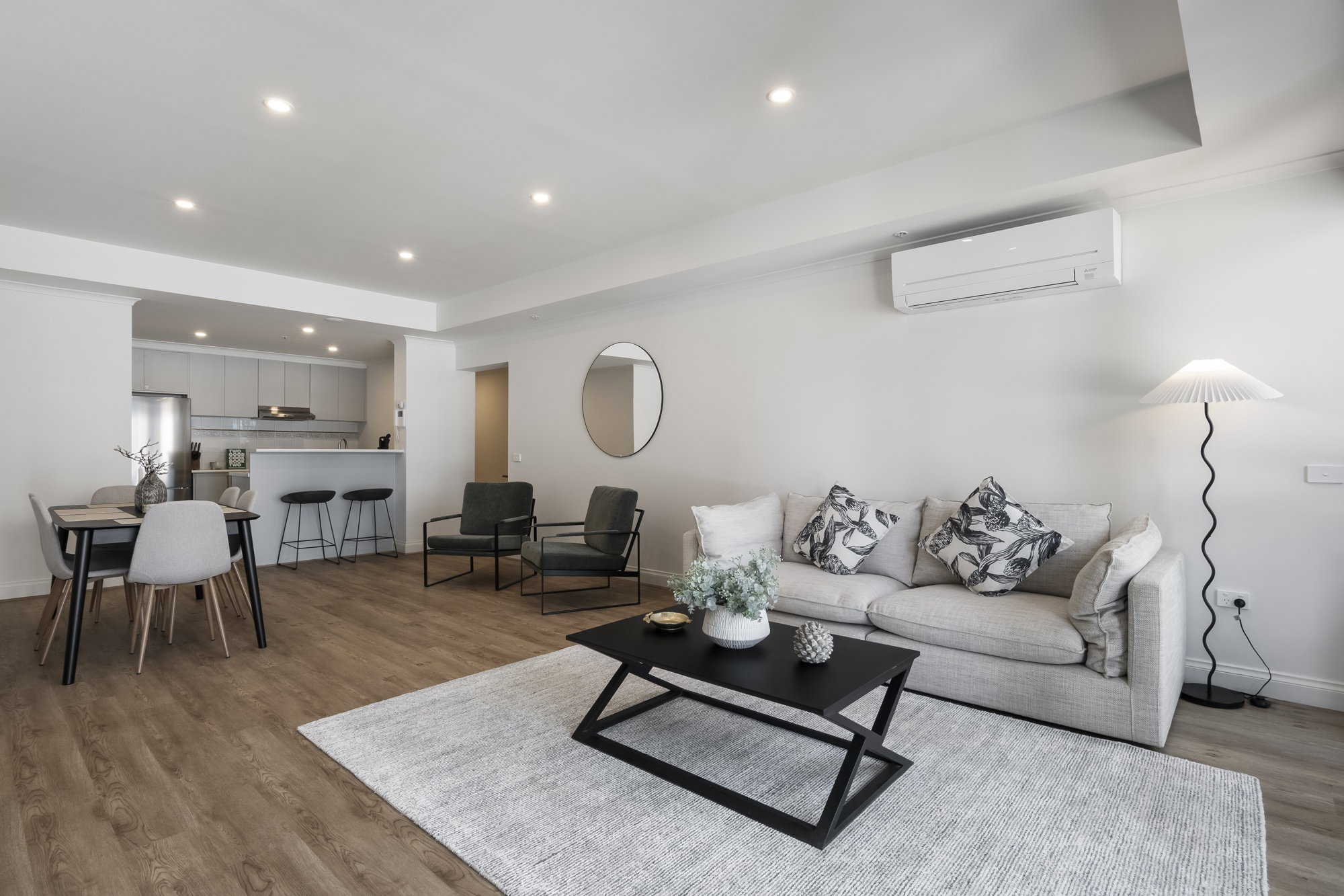 Furnished 3 Bedroom Apartment in Melbourne