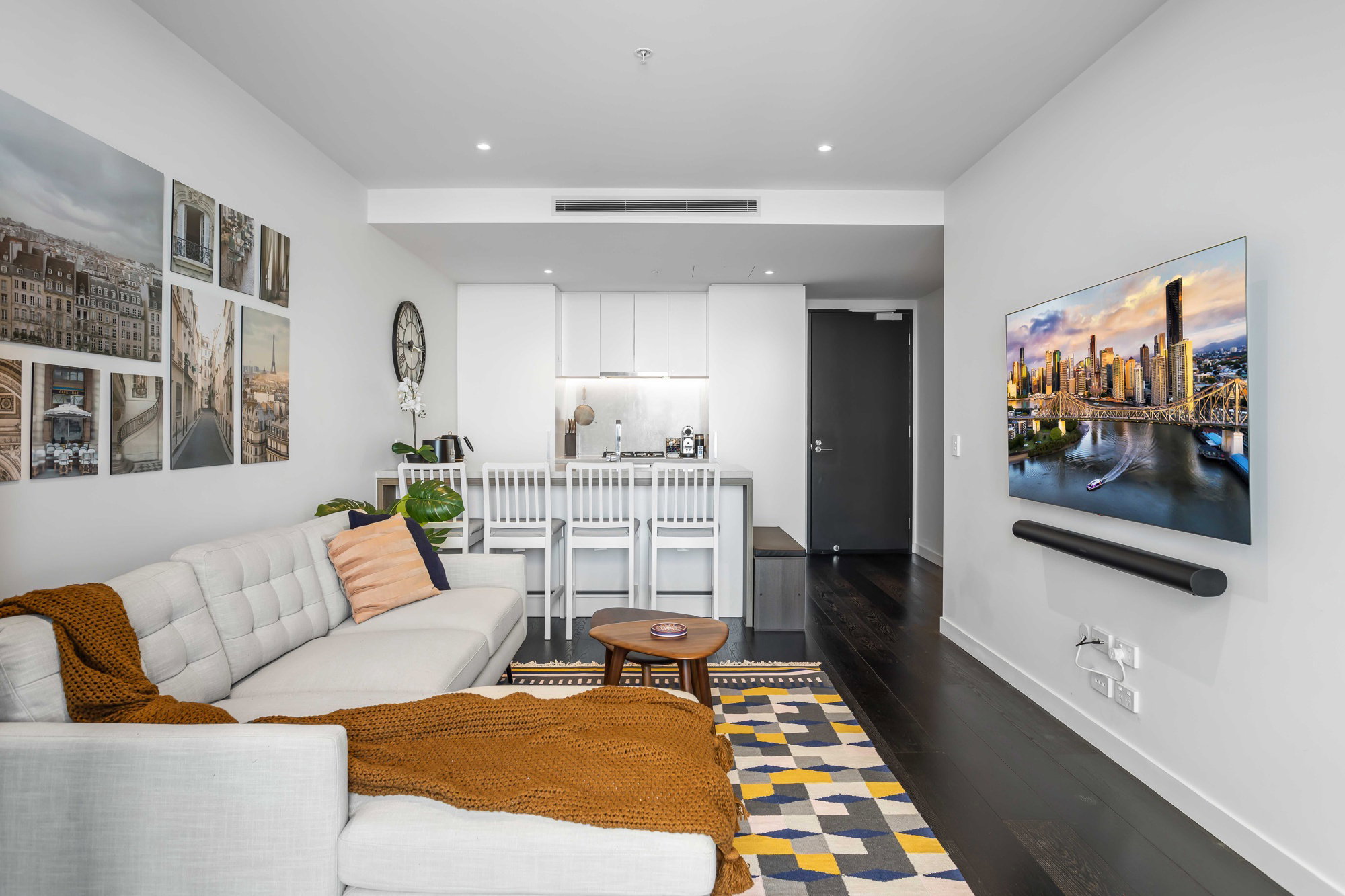Furnished 1 Bedroom Apartment in Fortitude Valley