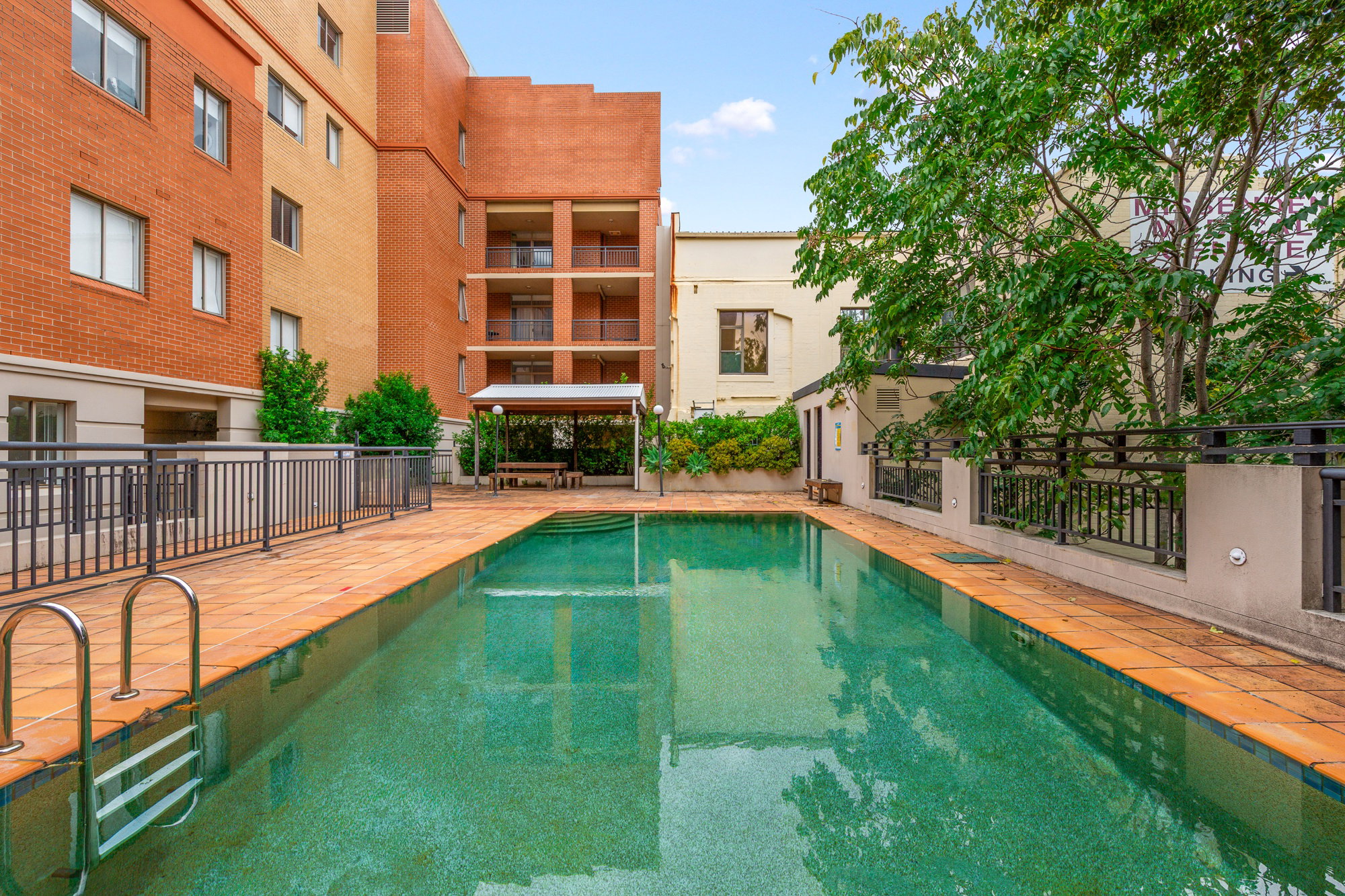 Furnished 2 Bedroom Apartment in Camperdown