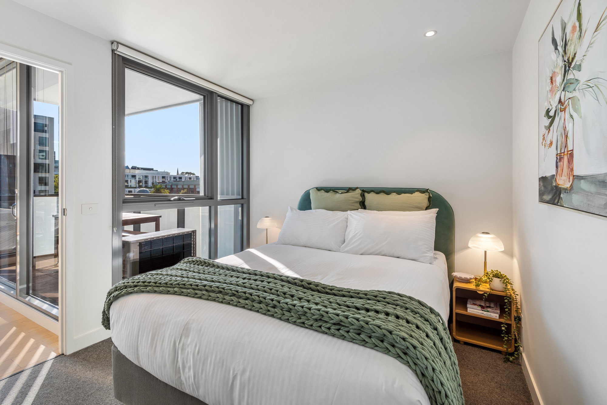Furnished 2 Bedroom Apartment in Parkdale