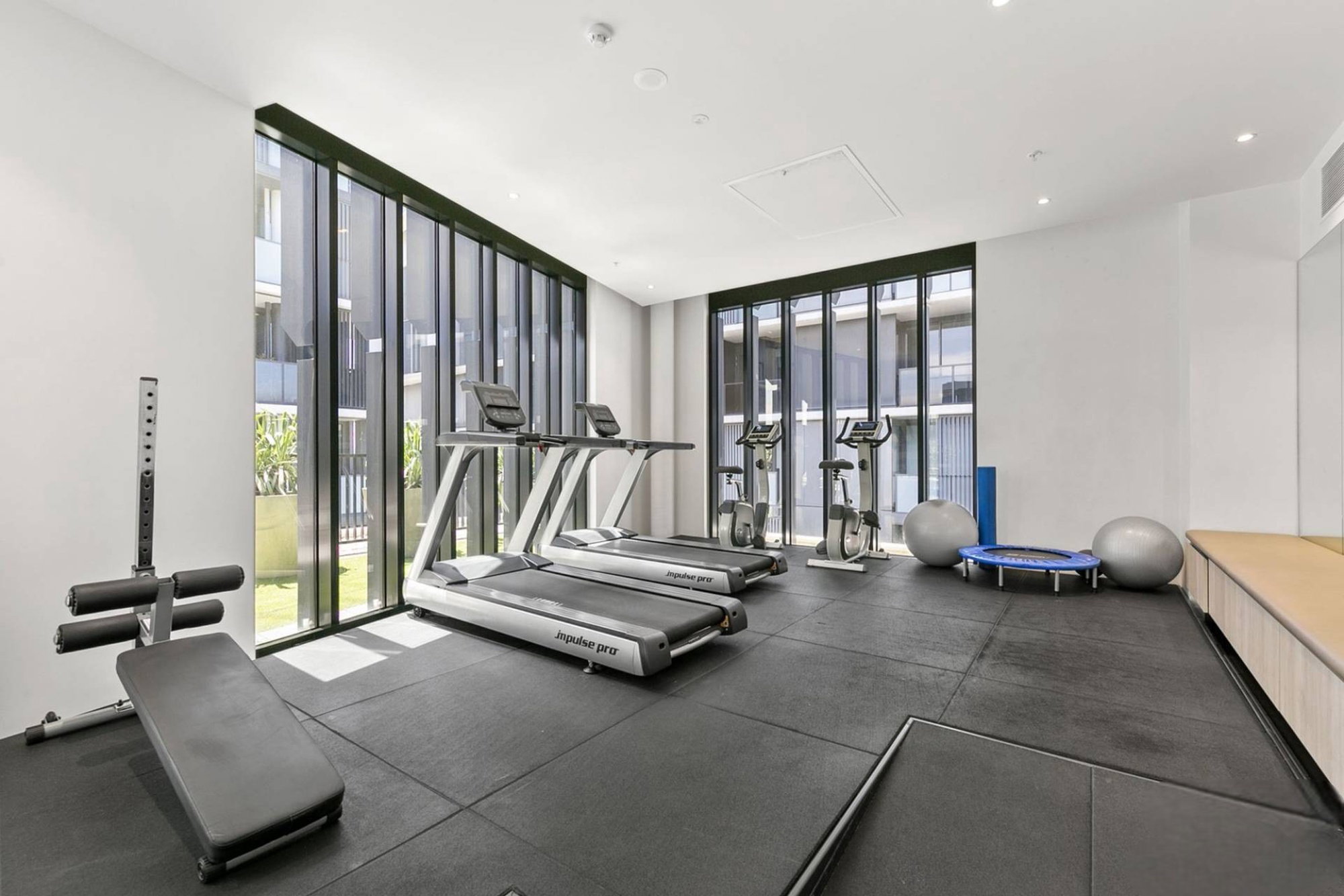 Furnished 2 Bedroom Apartment in Parkdale