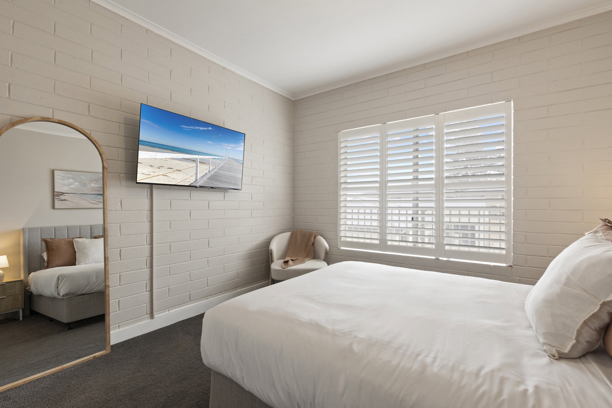 Furnished 2 Bedroom Apartment in Largs Bay