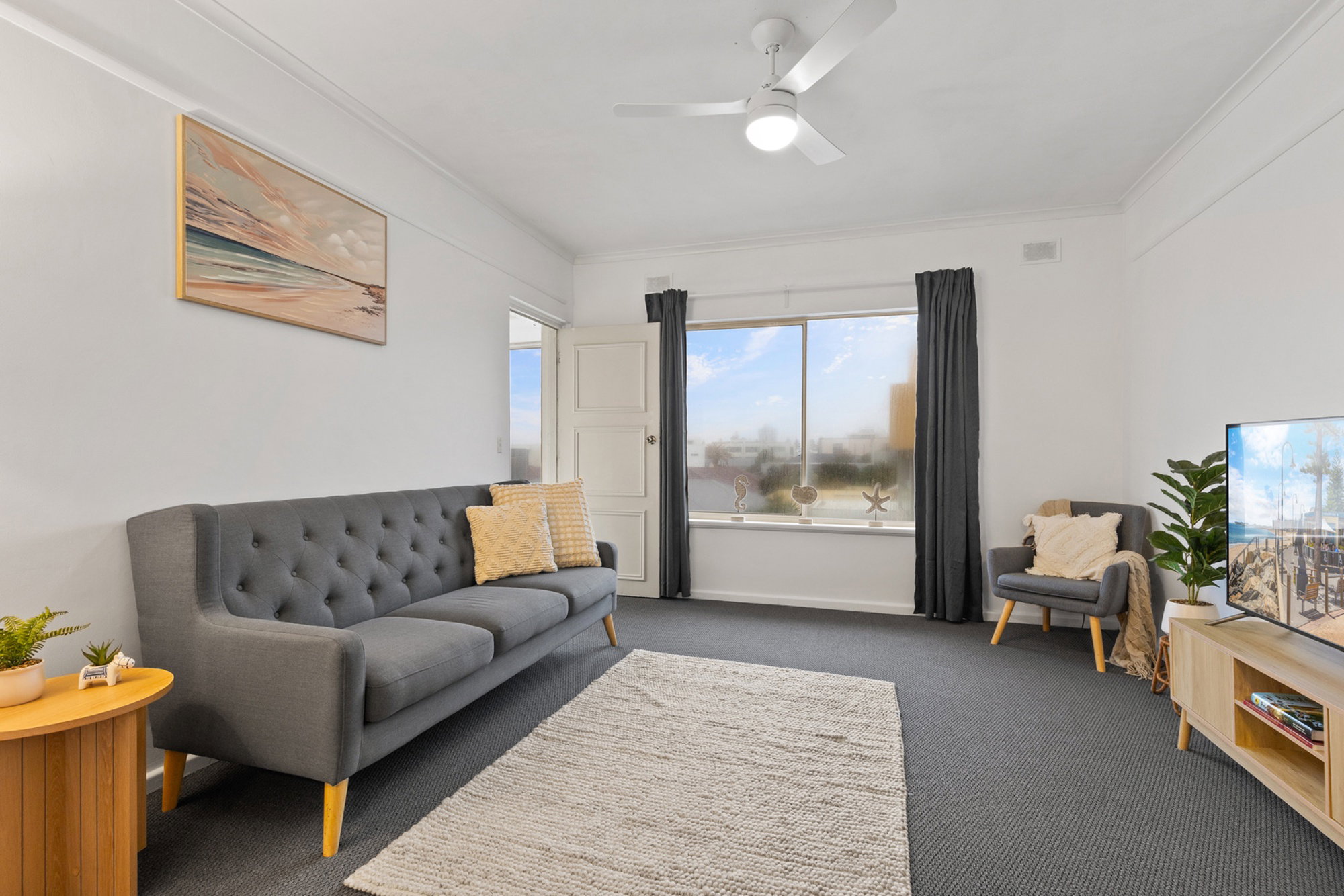 Furnished 2 Bedroom Apartment in Glenelg North