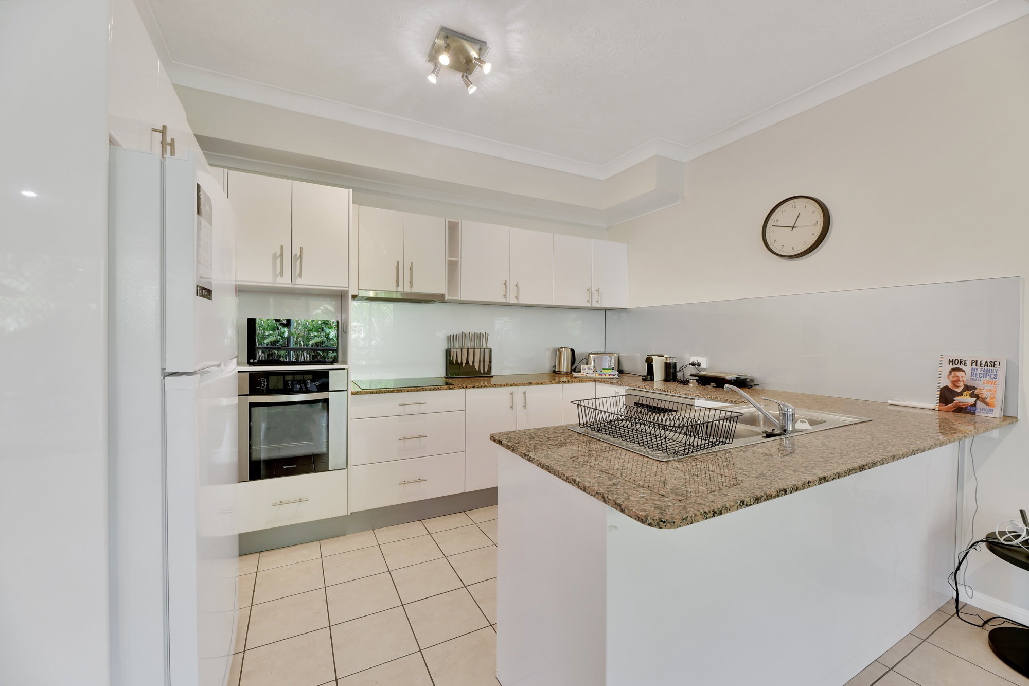 Furnished 3 Bedroom Apartment in Taringa