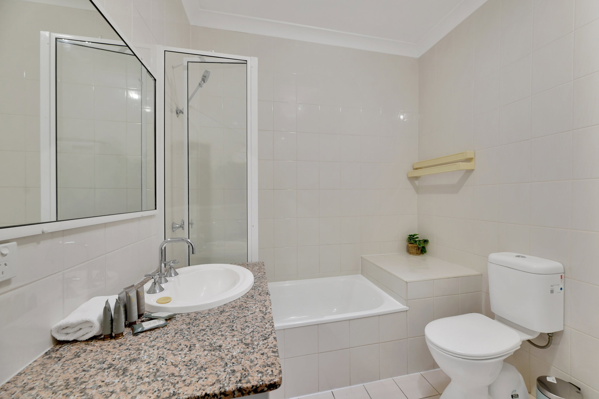 Furnished 3 Bedroom Apartment in Taringa