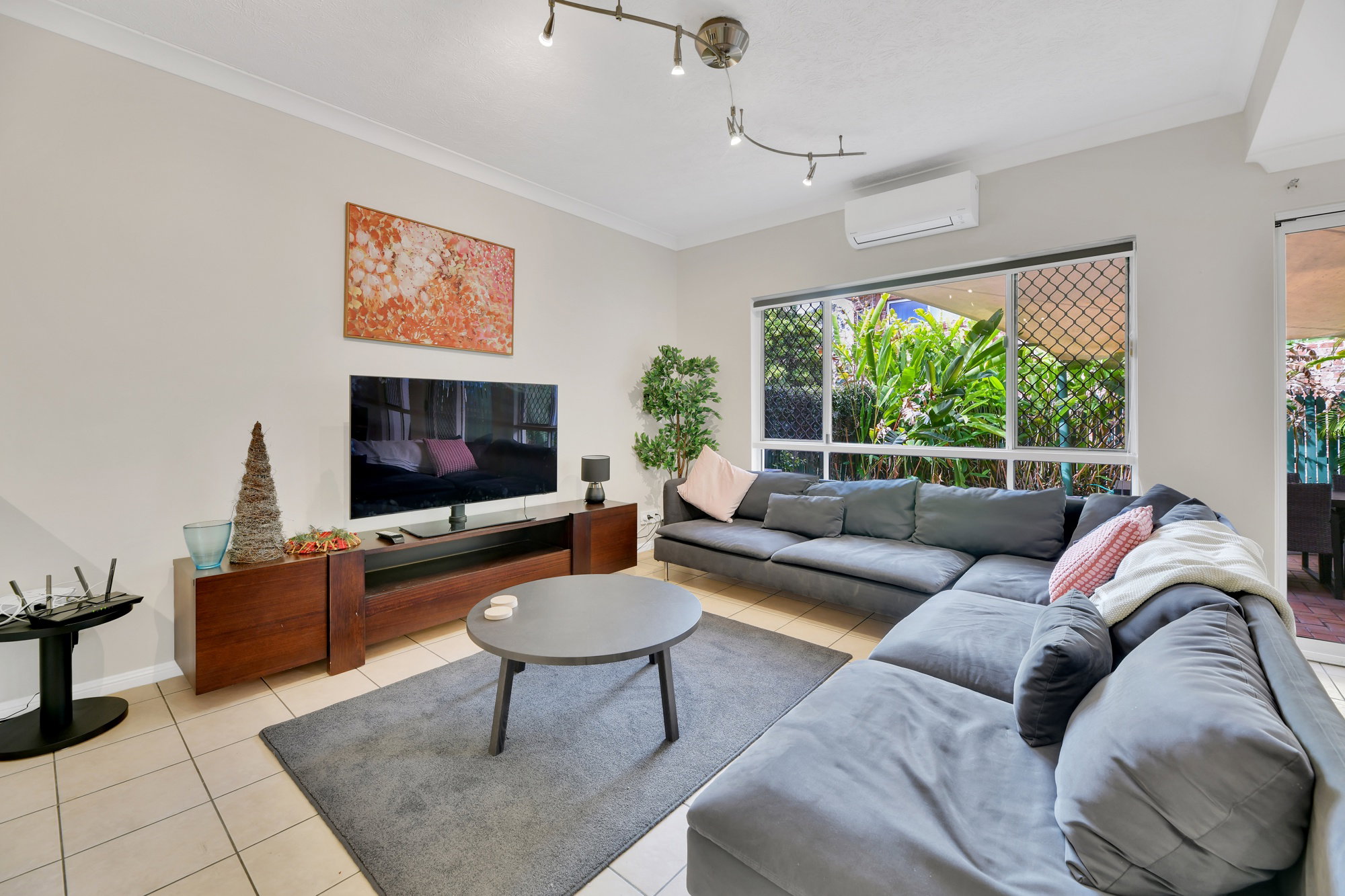 Furnished 3 Bedroom Apartment in Taringa