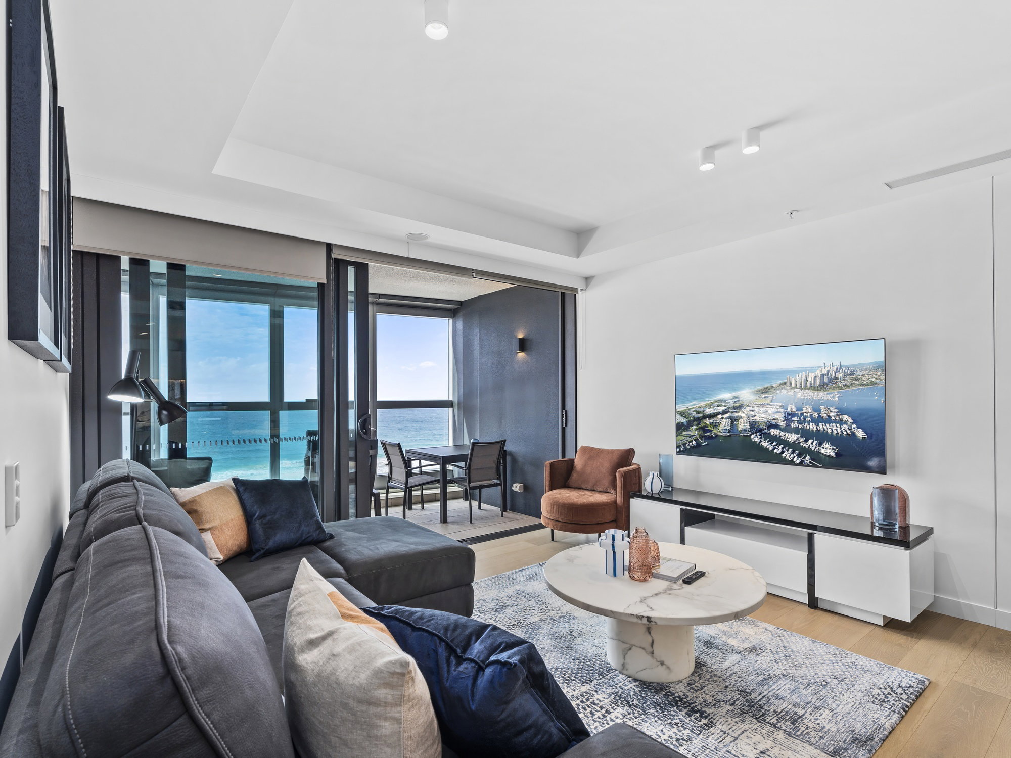 Furnished 1 Bedroom Apartment in Surfers Paradise