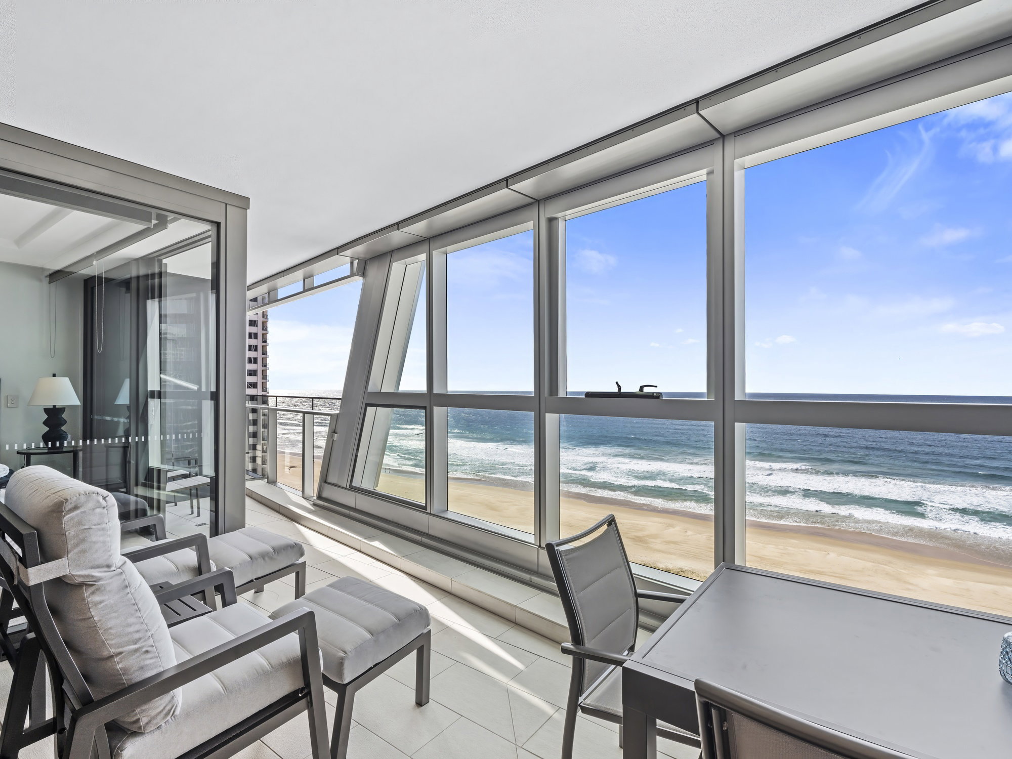 Furnished 1 Bedroom Apartment in Surfers Paradise